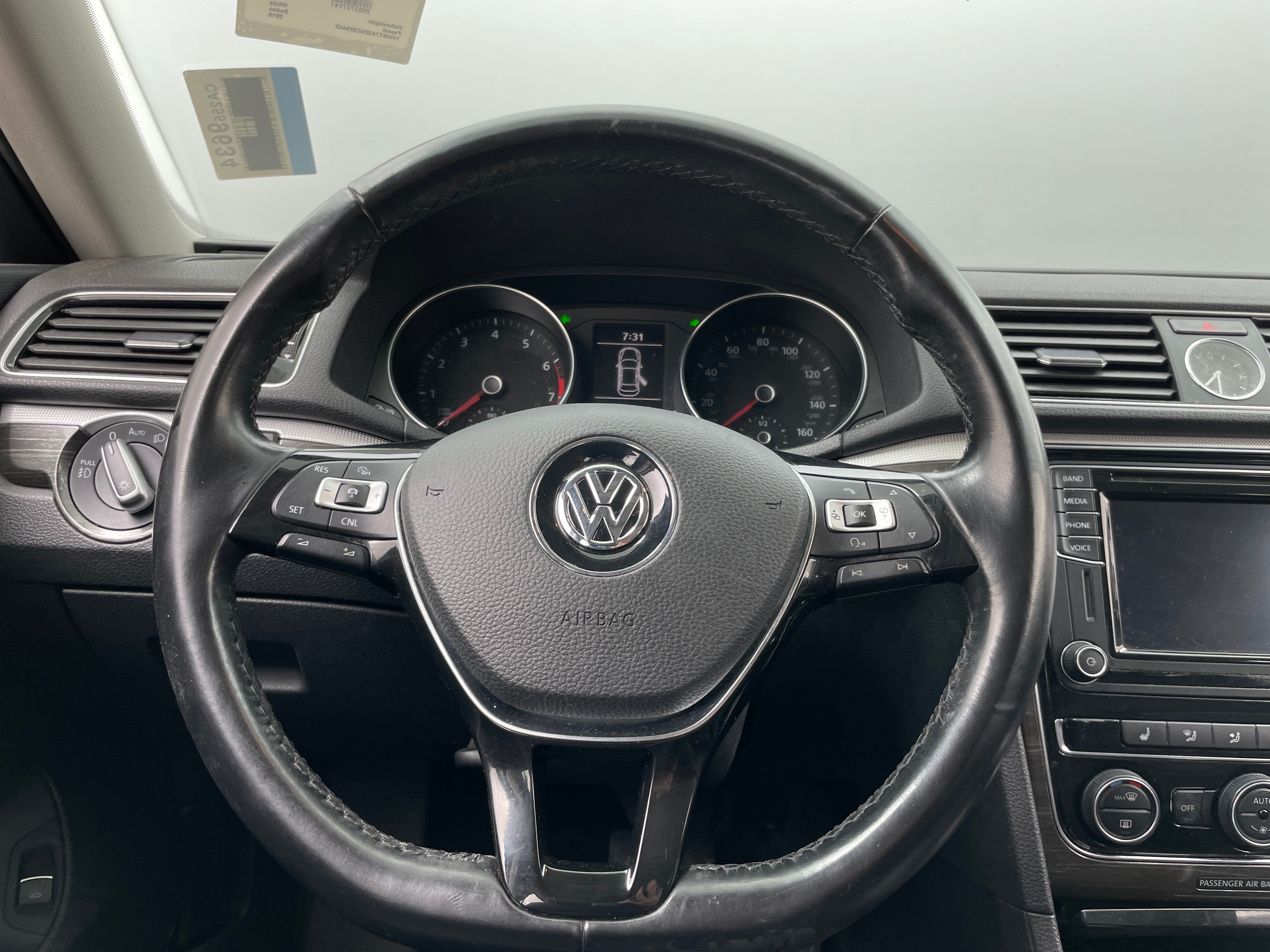 2016 Volkswagen Passat SE 5