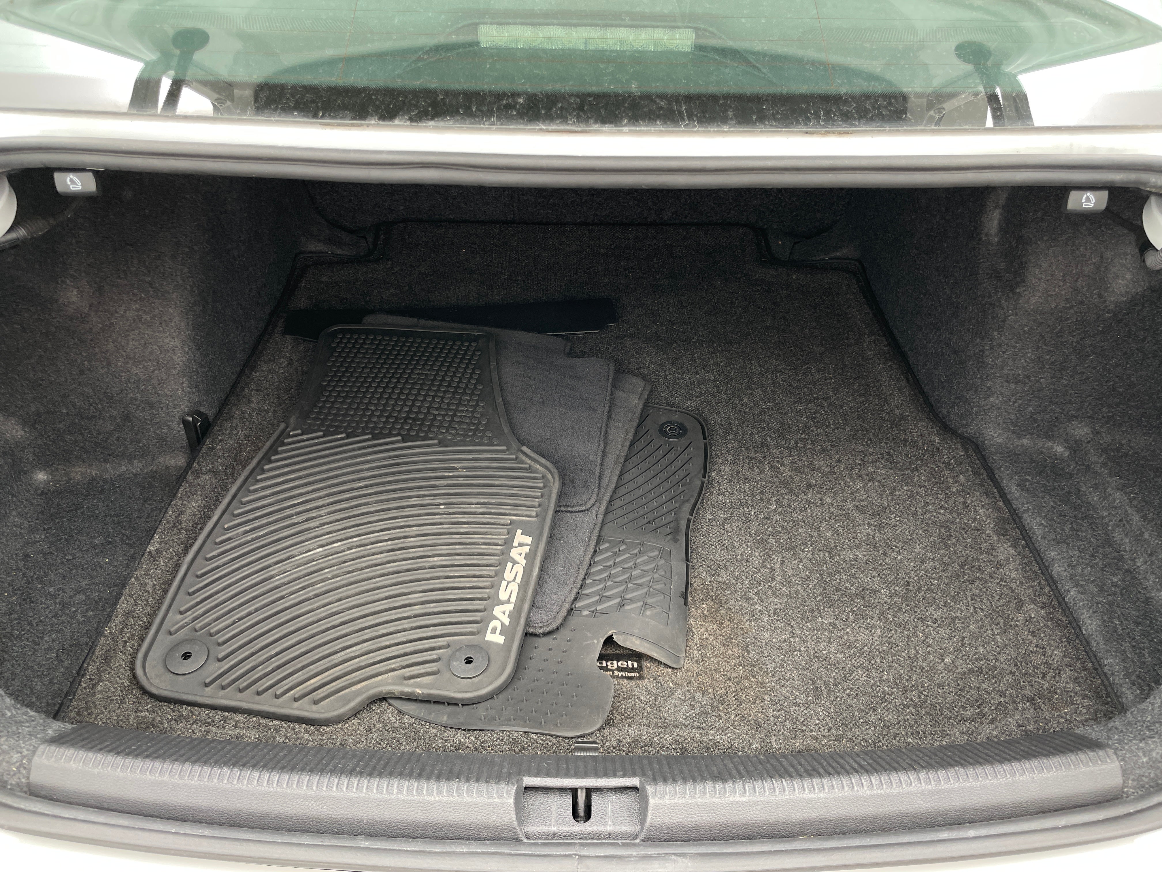 2016 Volkswagen Passat SE 7