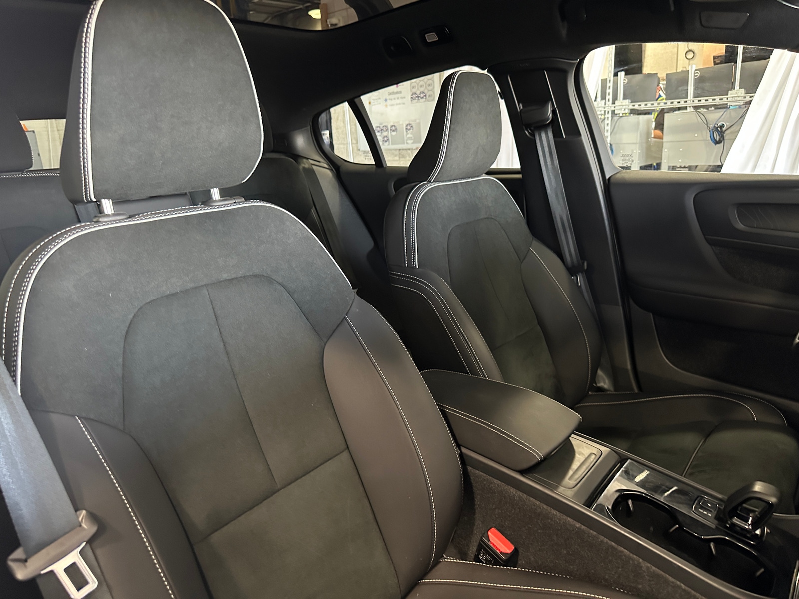 Thumbnail: 2023 Volvo C40 - 2