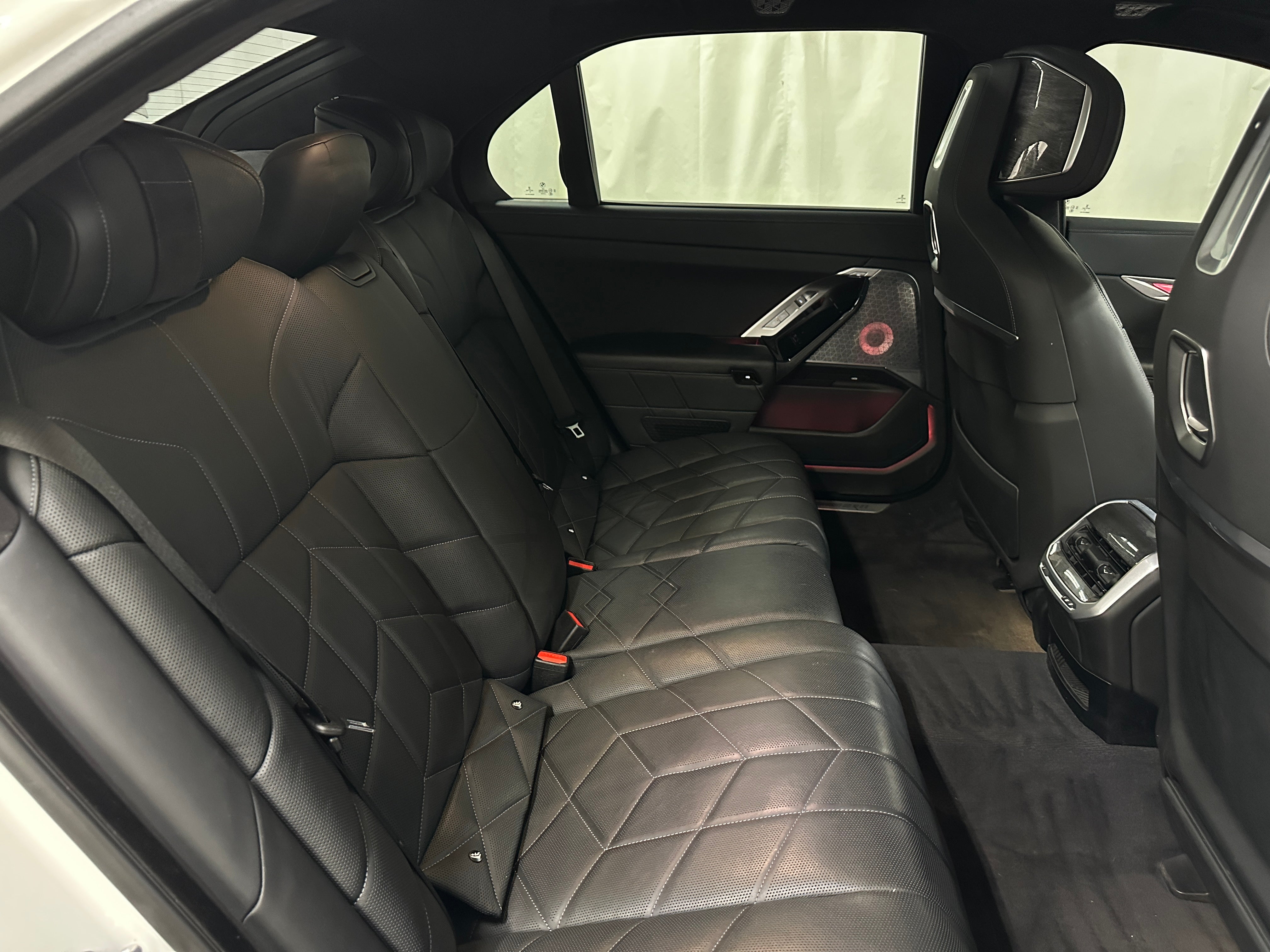2023 BMW i7 xDrive60 5
