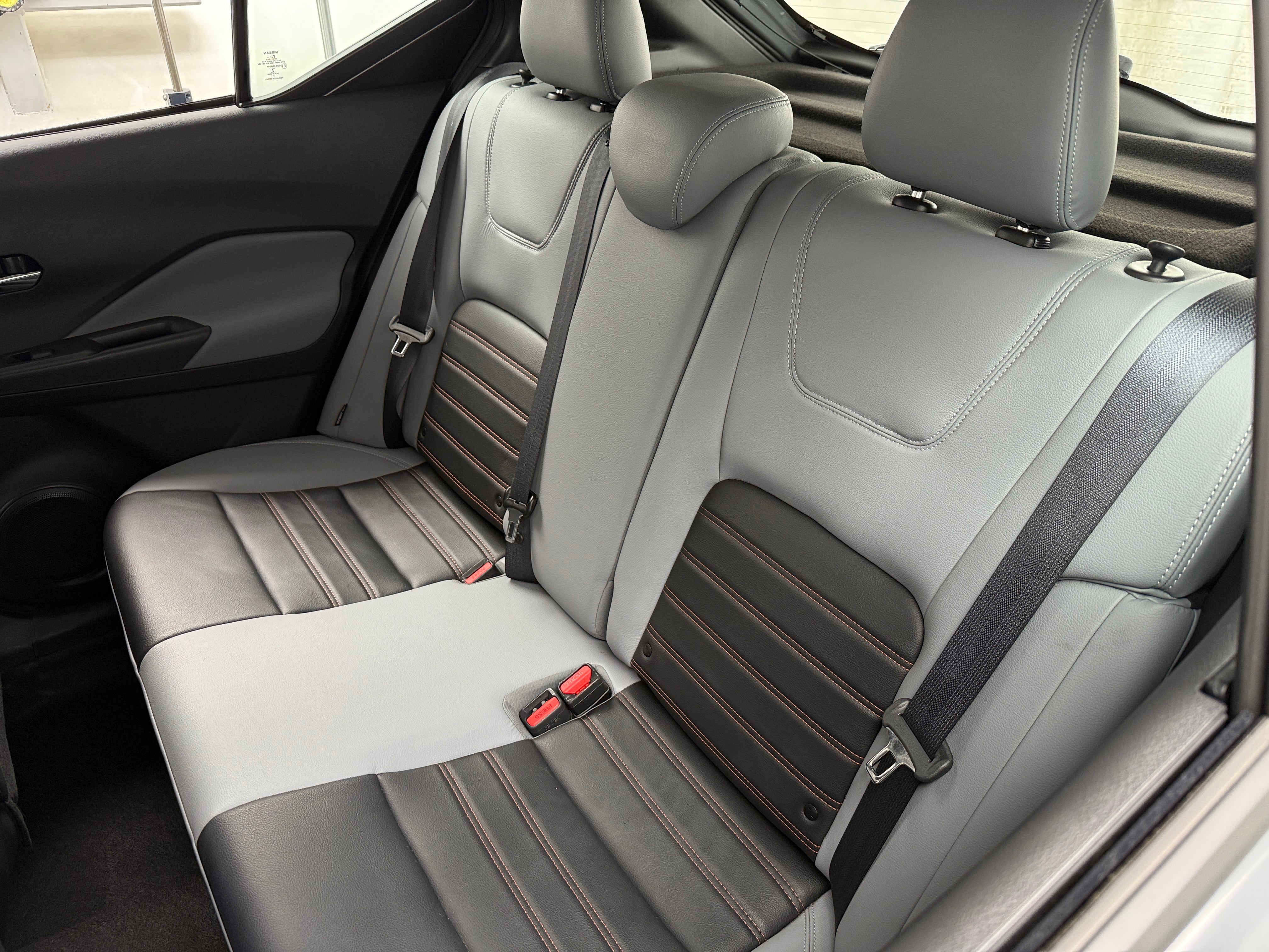 2022 Nissan Kicks SR 6