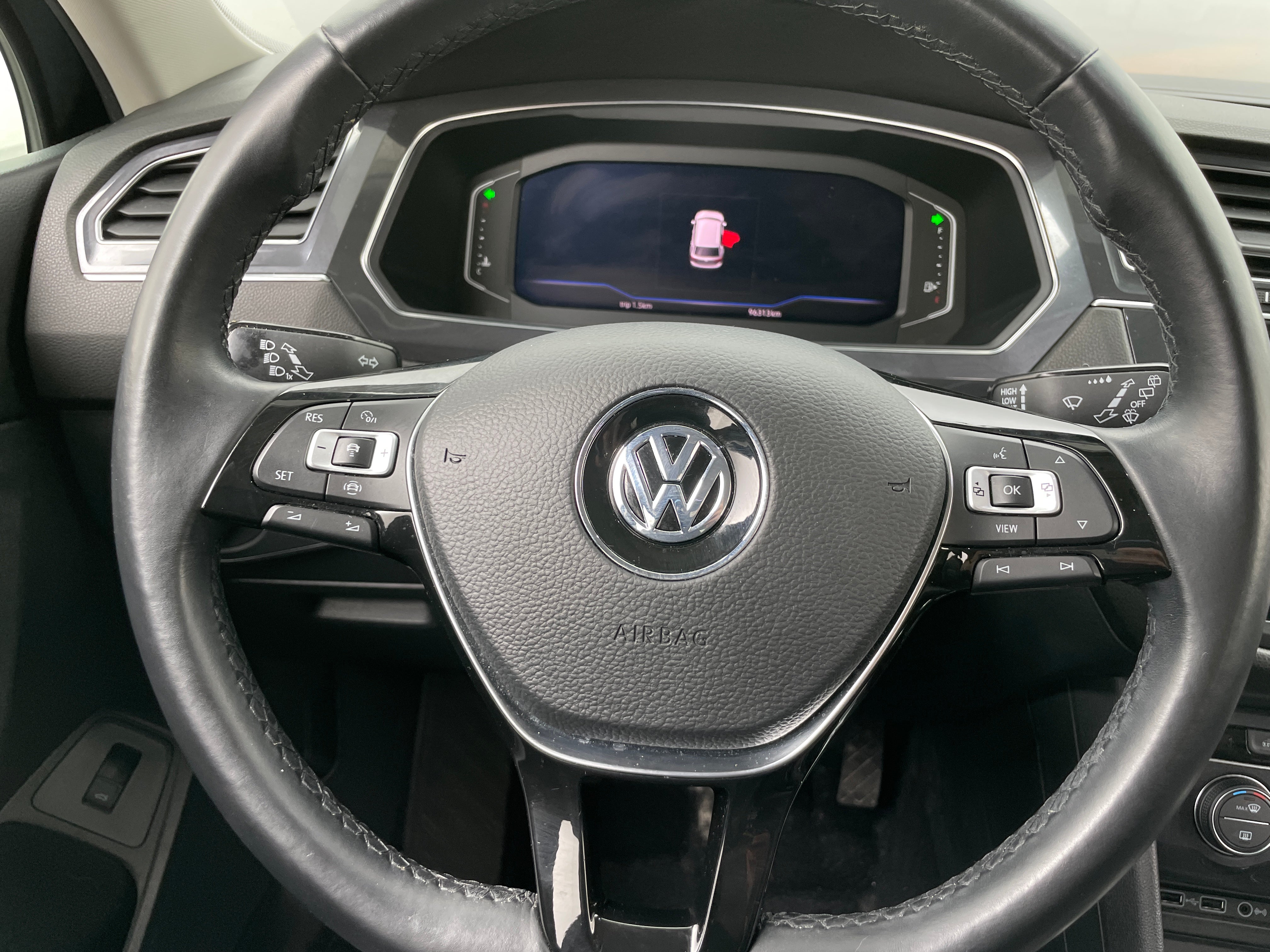 2019 Volkswagen Tiguan SEL 4