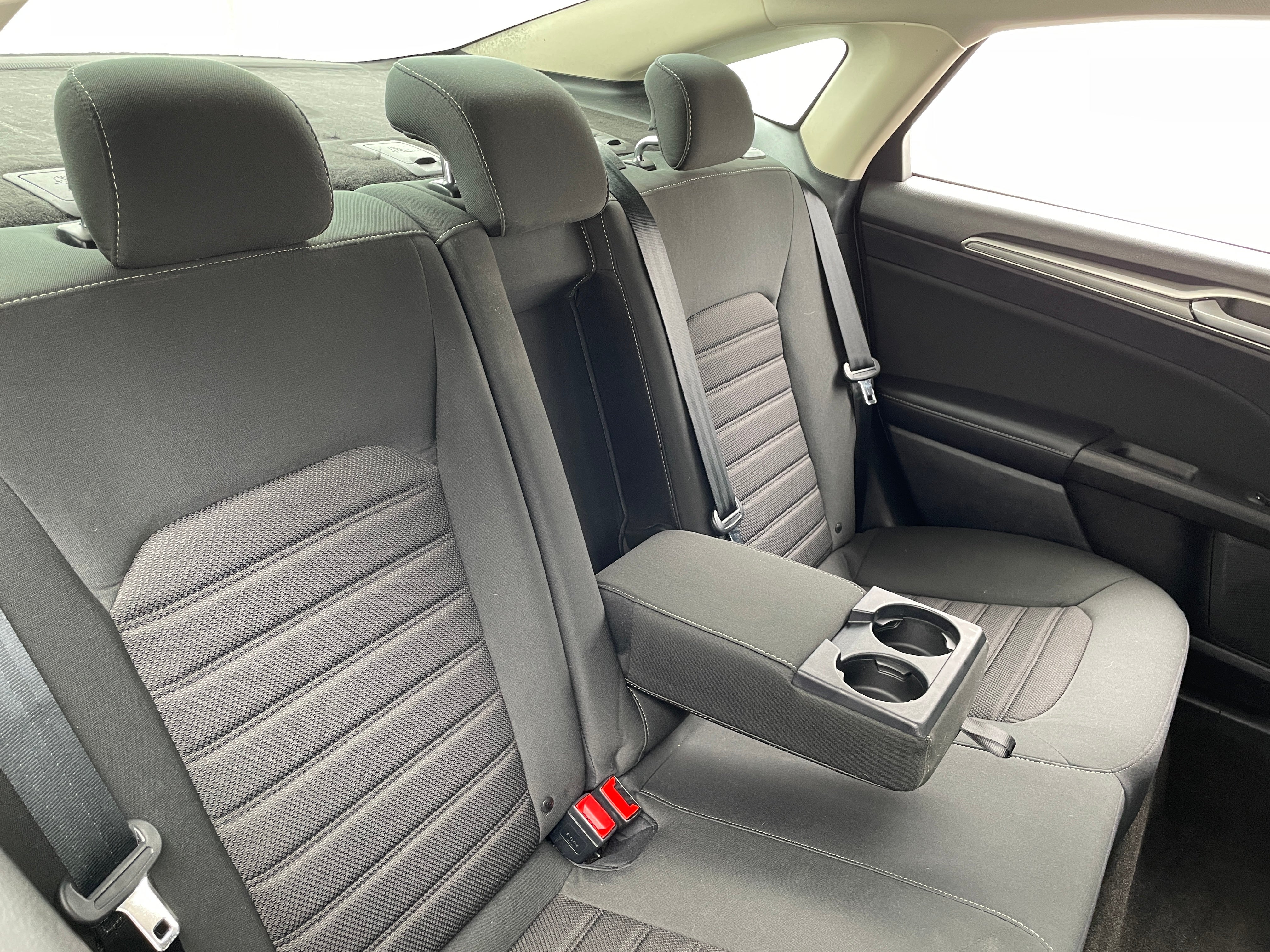 2020 Ford Fusion SE 6
