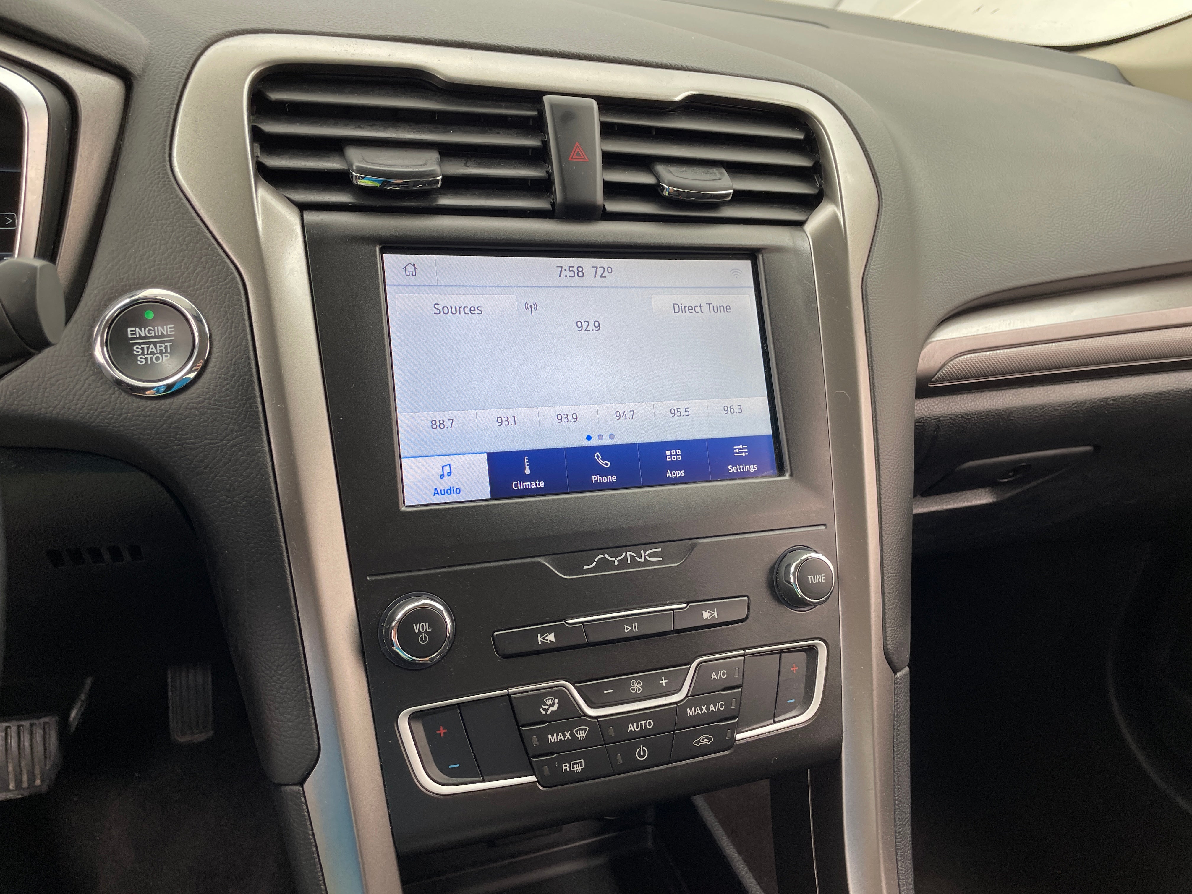 2020 Ford Fusion SE 4