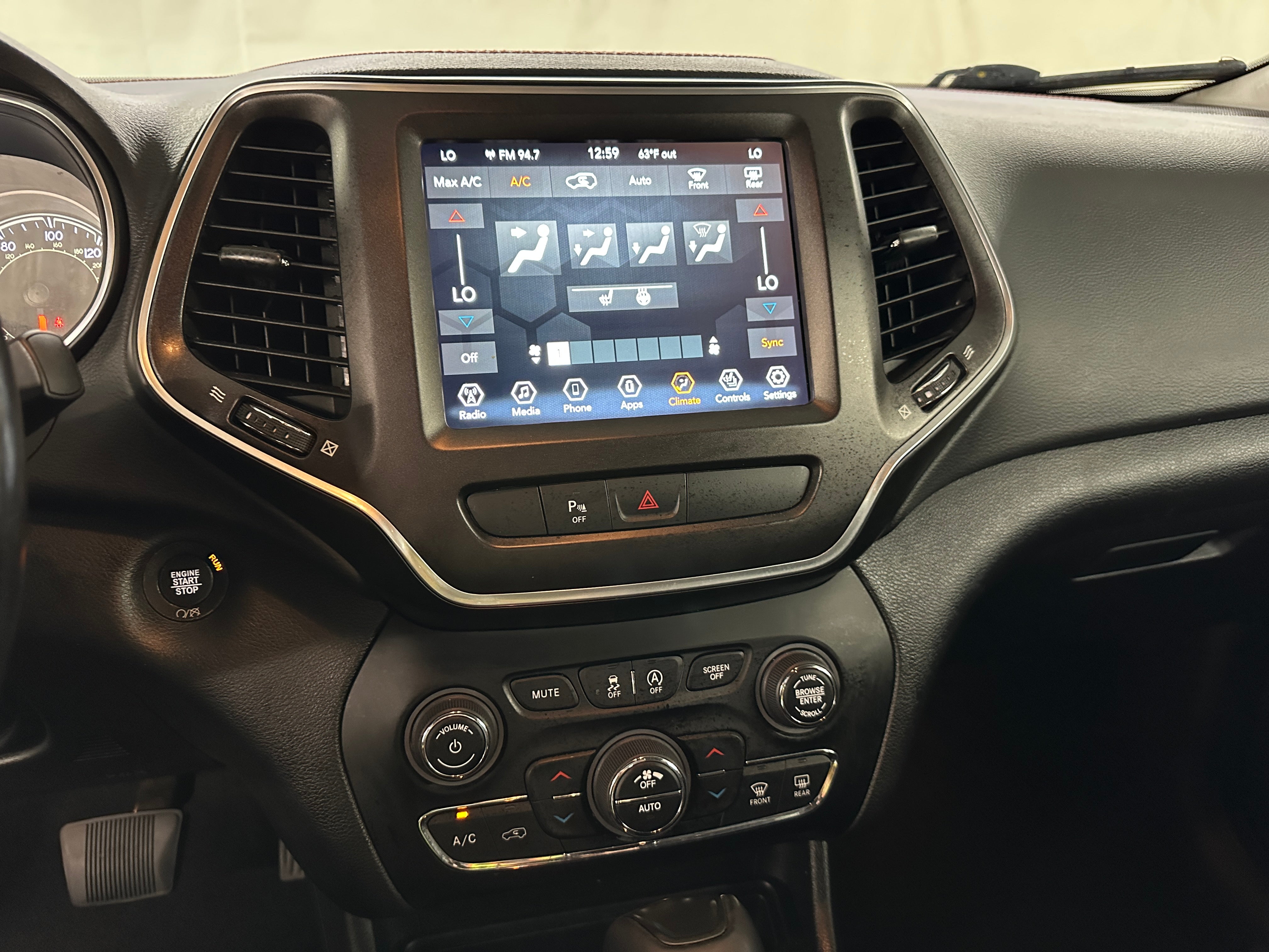 2020 Jeep Cherokee Trailhawk 4