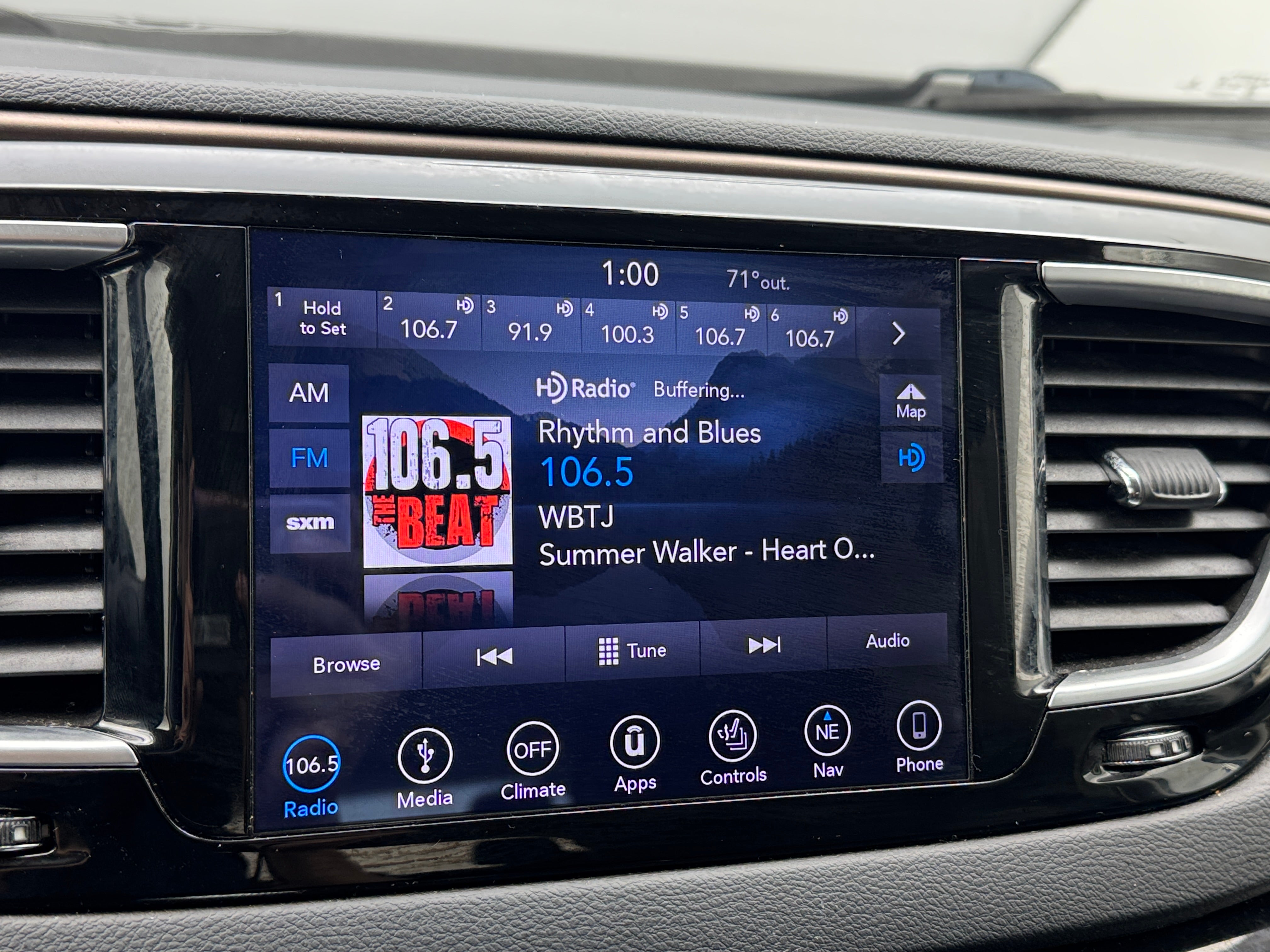 2018 Chrysler Pacifica  3