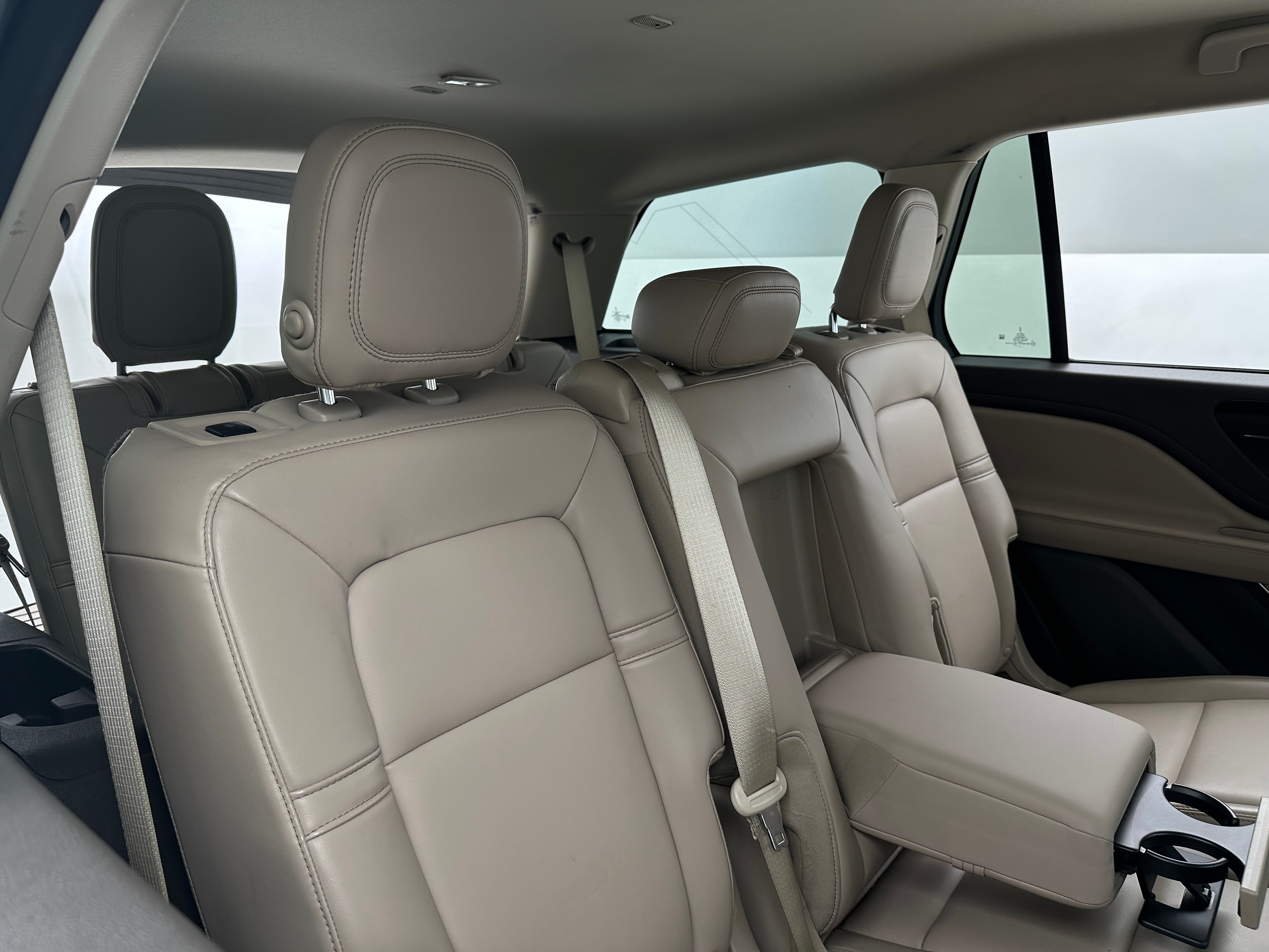 2020 Lincoln Aviator  5