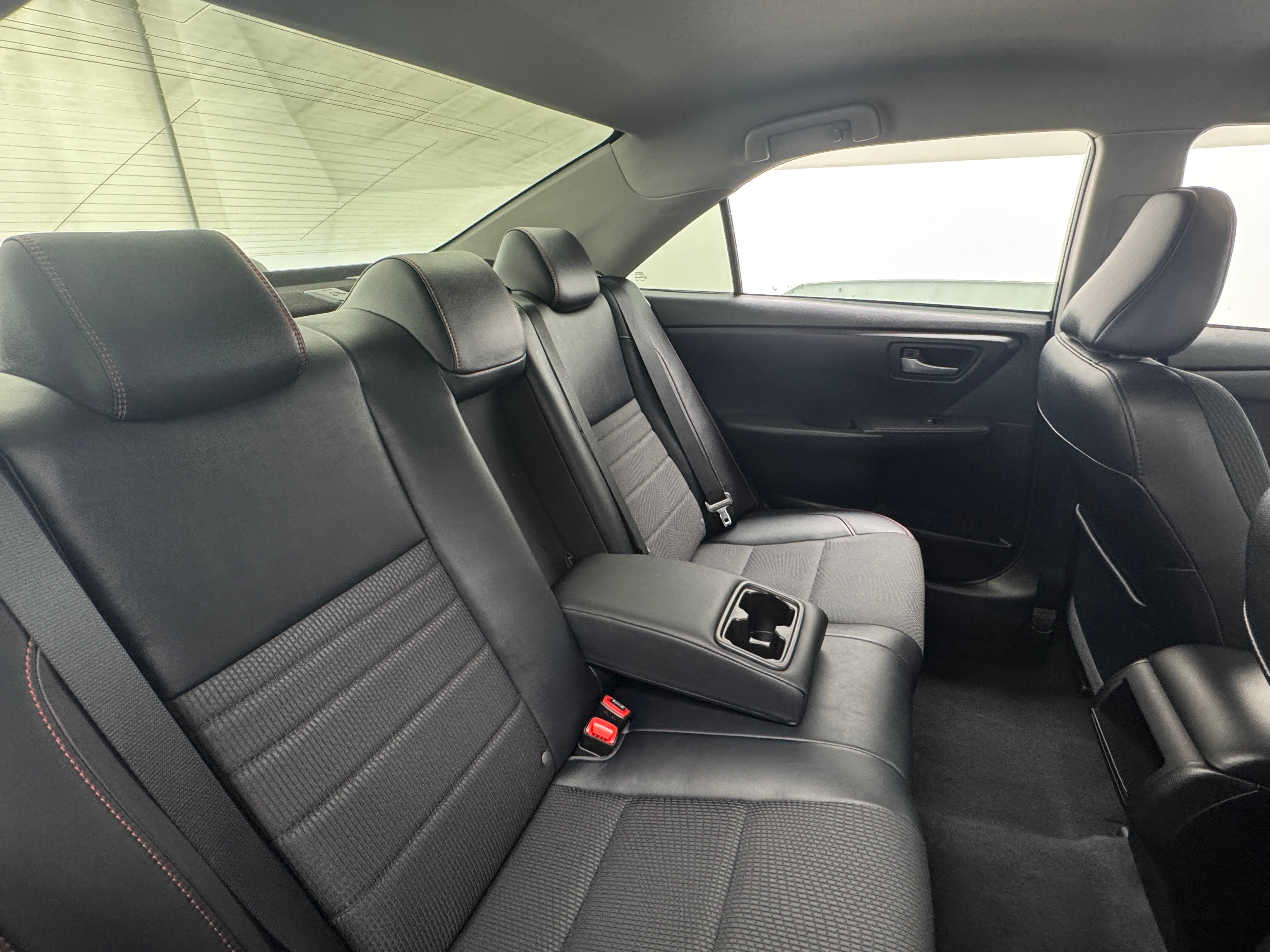 2017 Toyota Camry SE 6