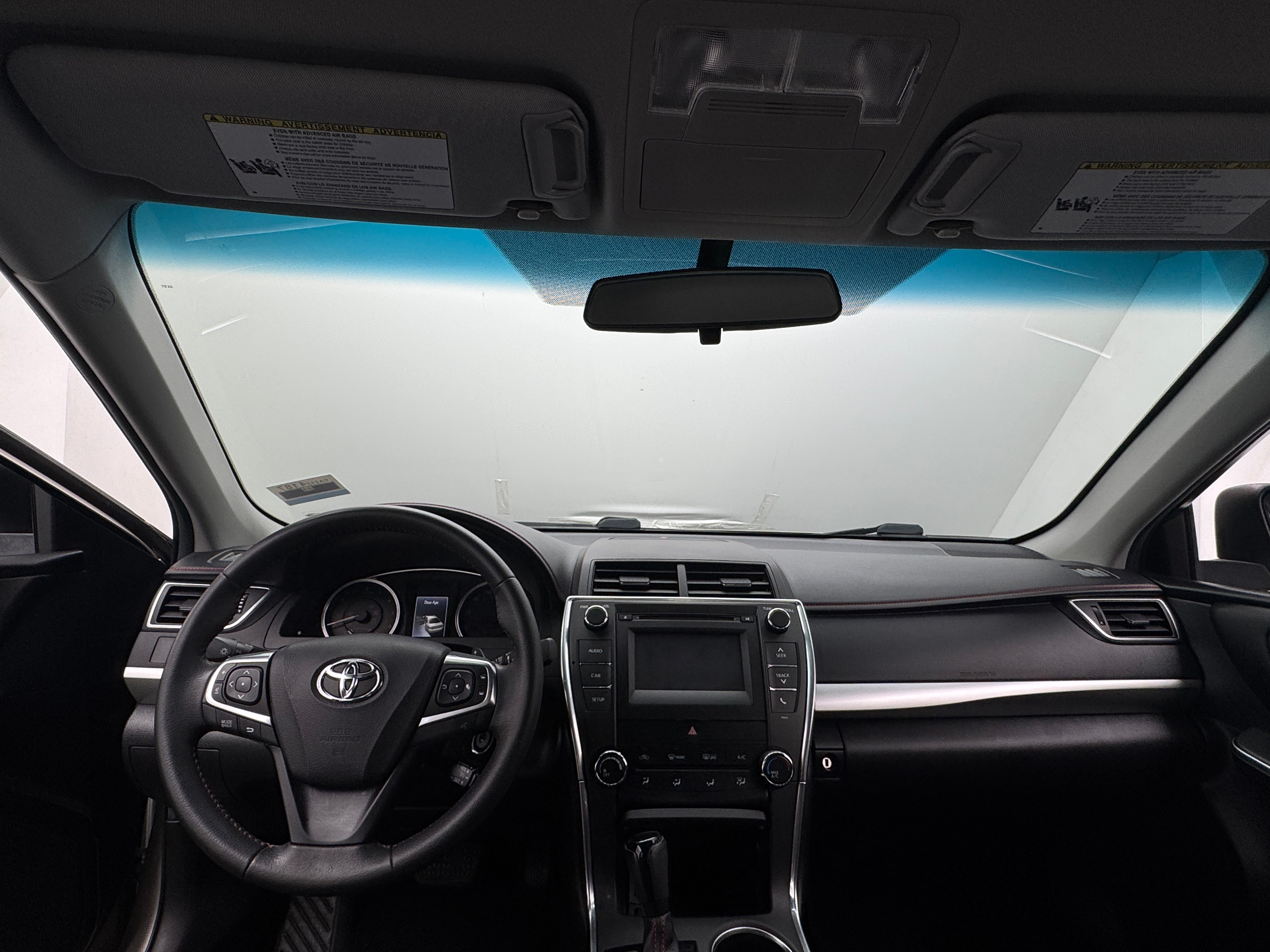 2017 Toyota Camry SE 3