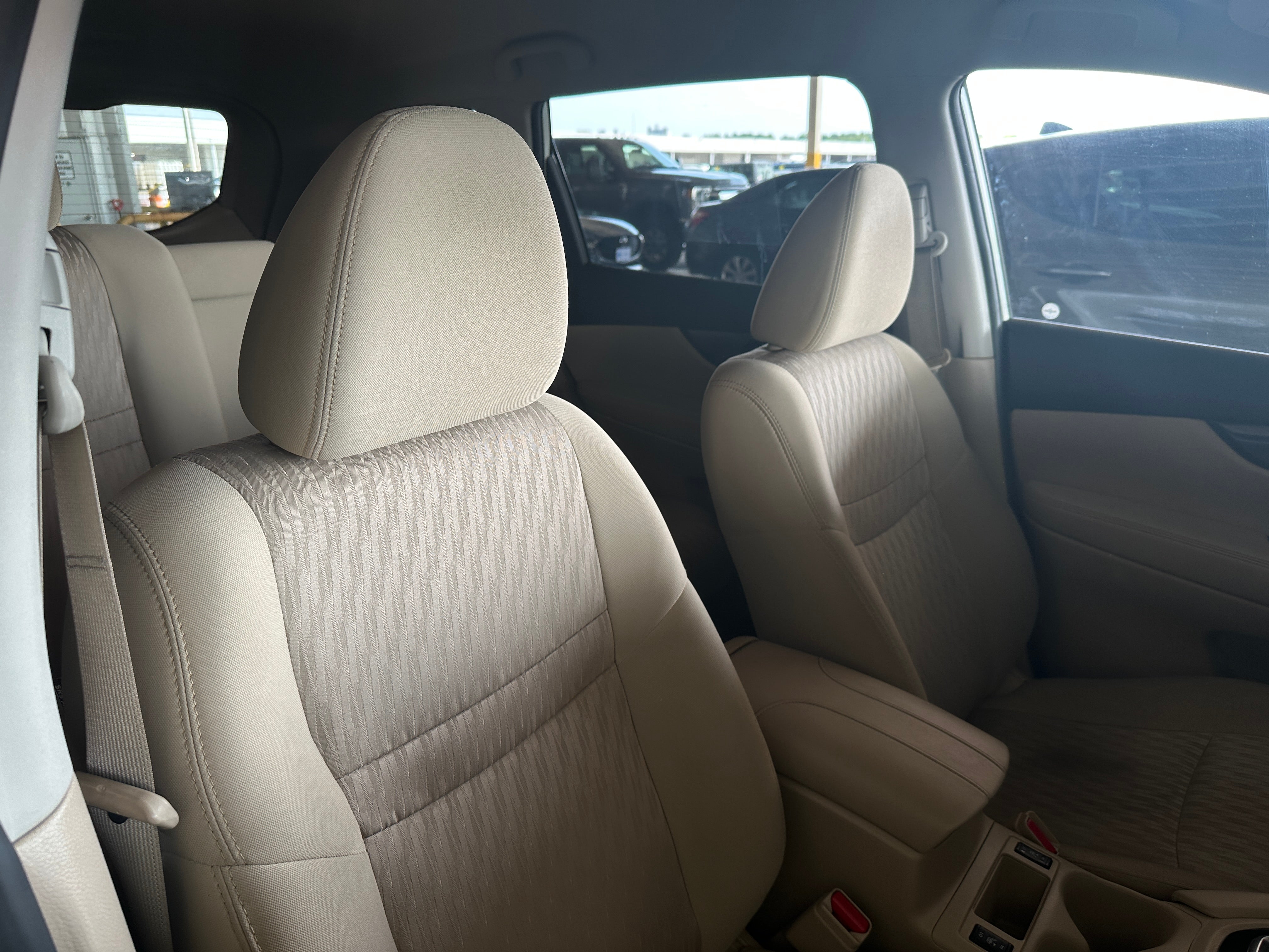 2018 Nissan Rogue SV 2