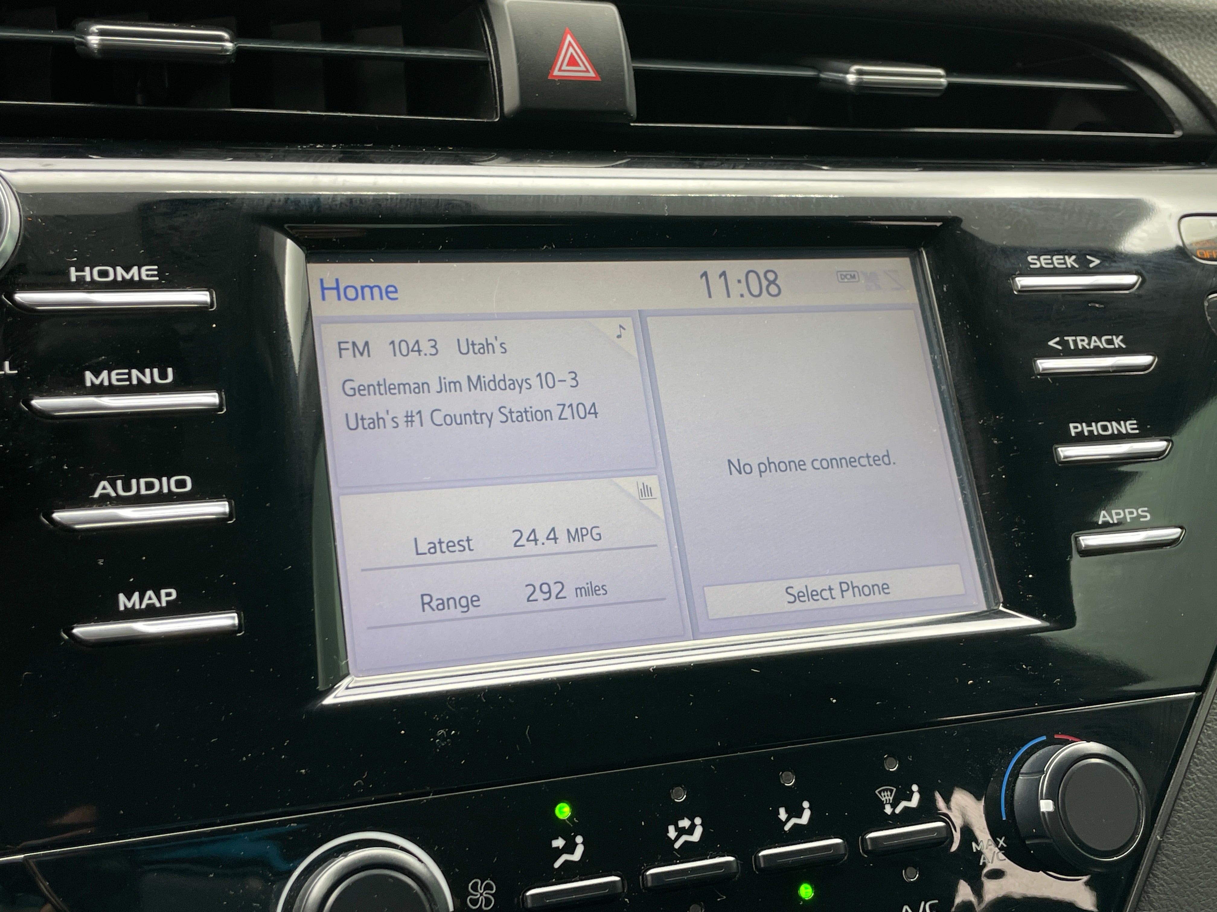 2019 Toyota Camry LE 4