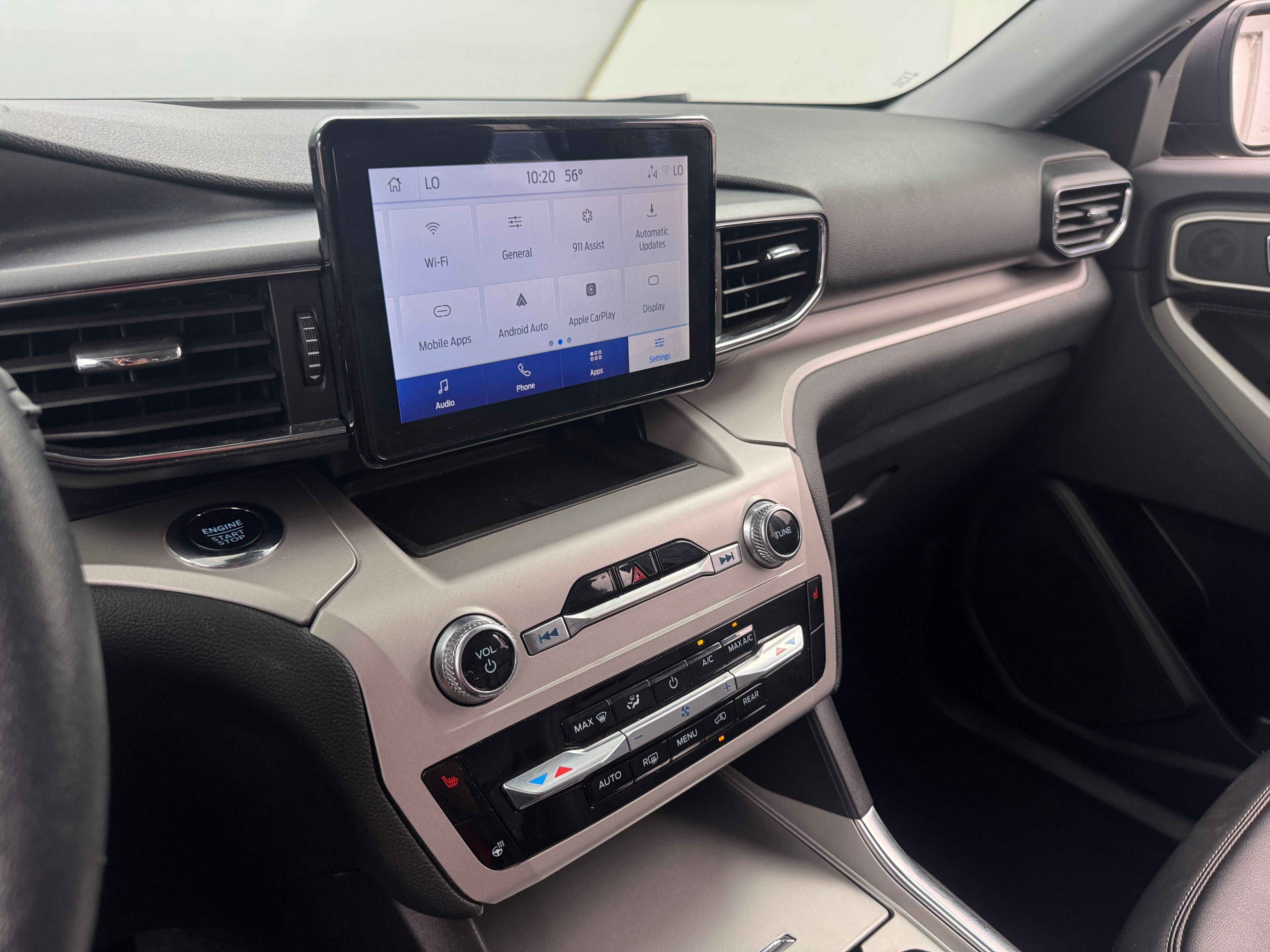 2024 Ford Explorer XLT 4