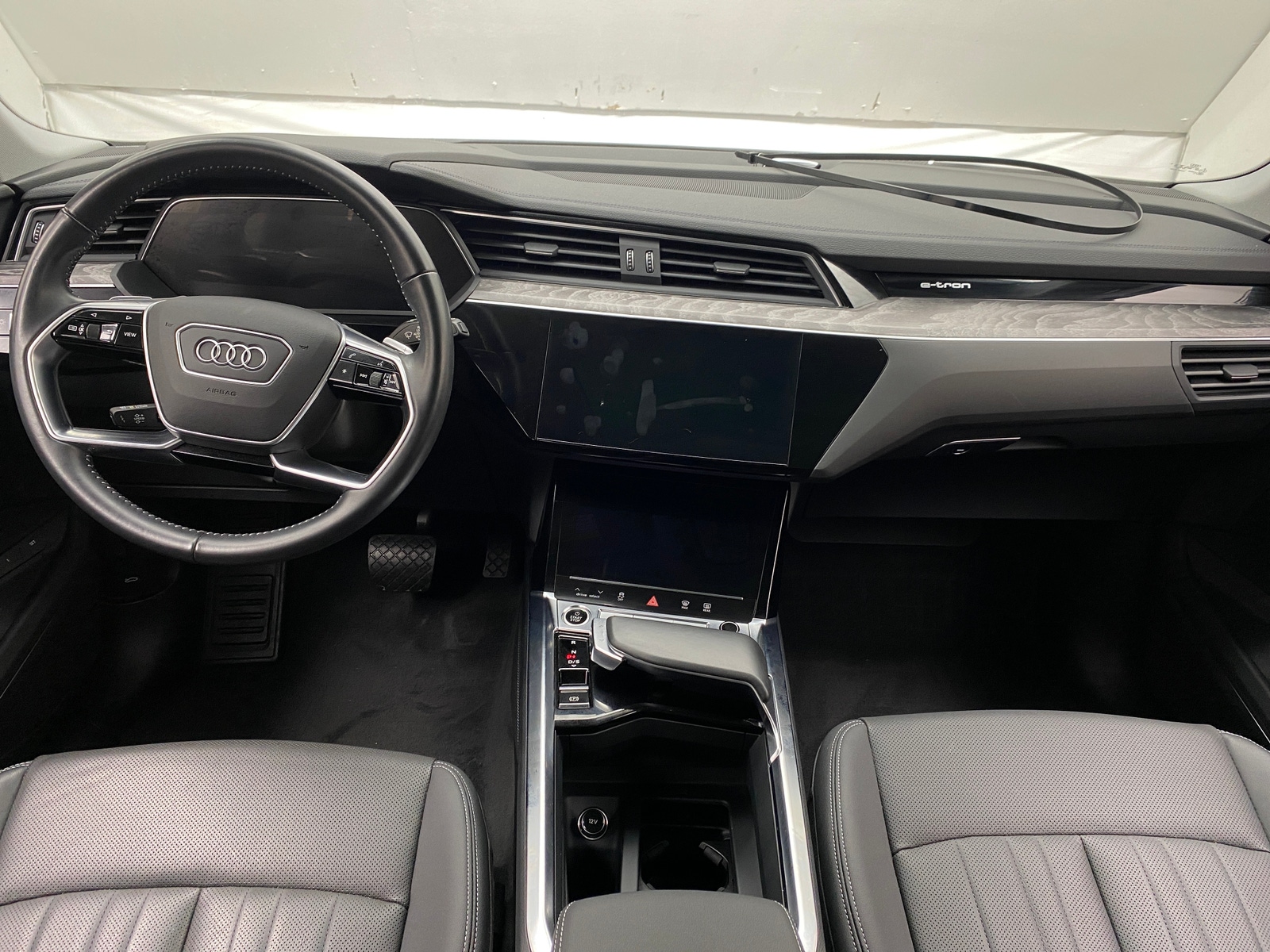 Thumbnail: 2021 Audi e-tron - 2