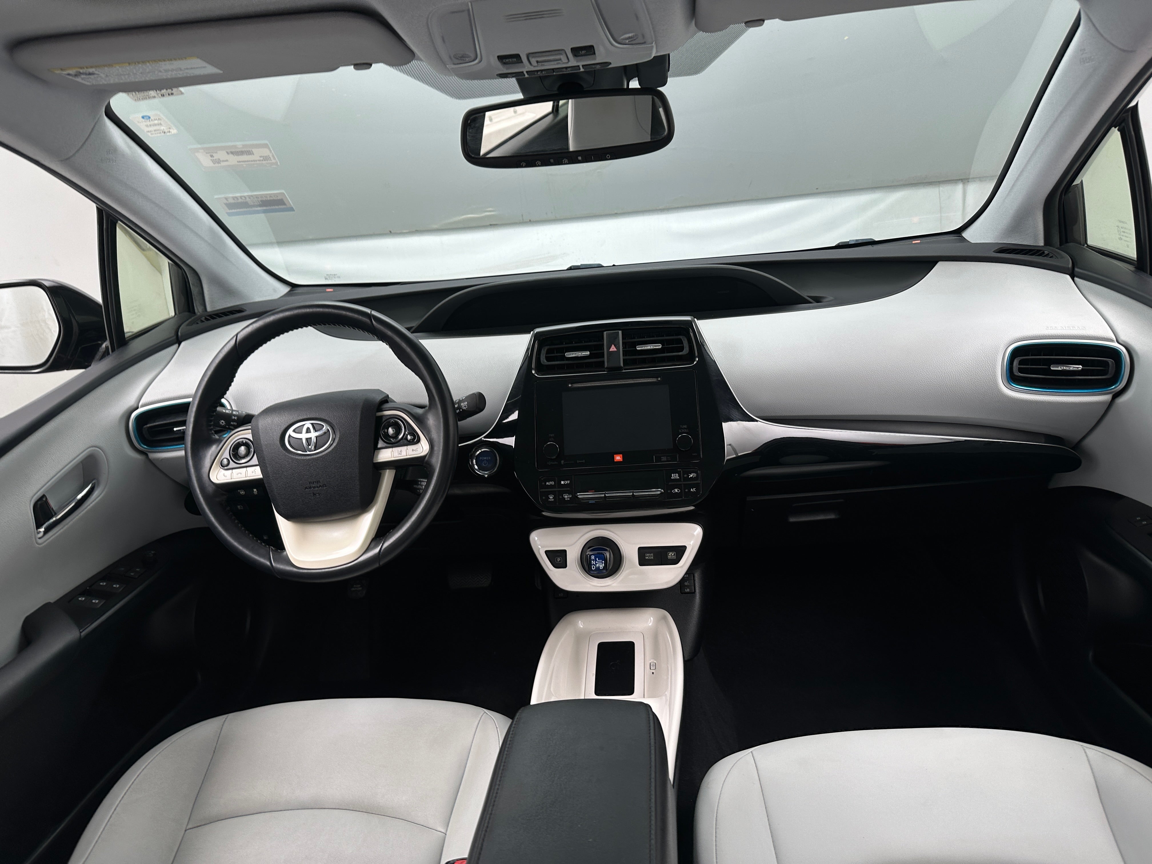 2016 Toyota Prius Four 2