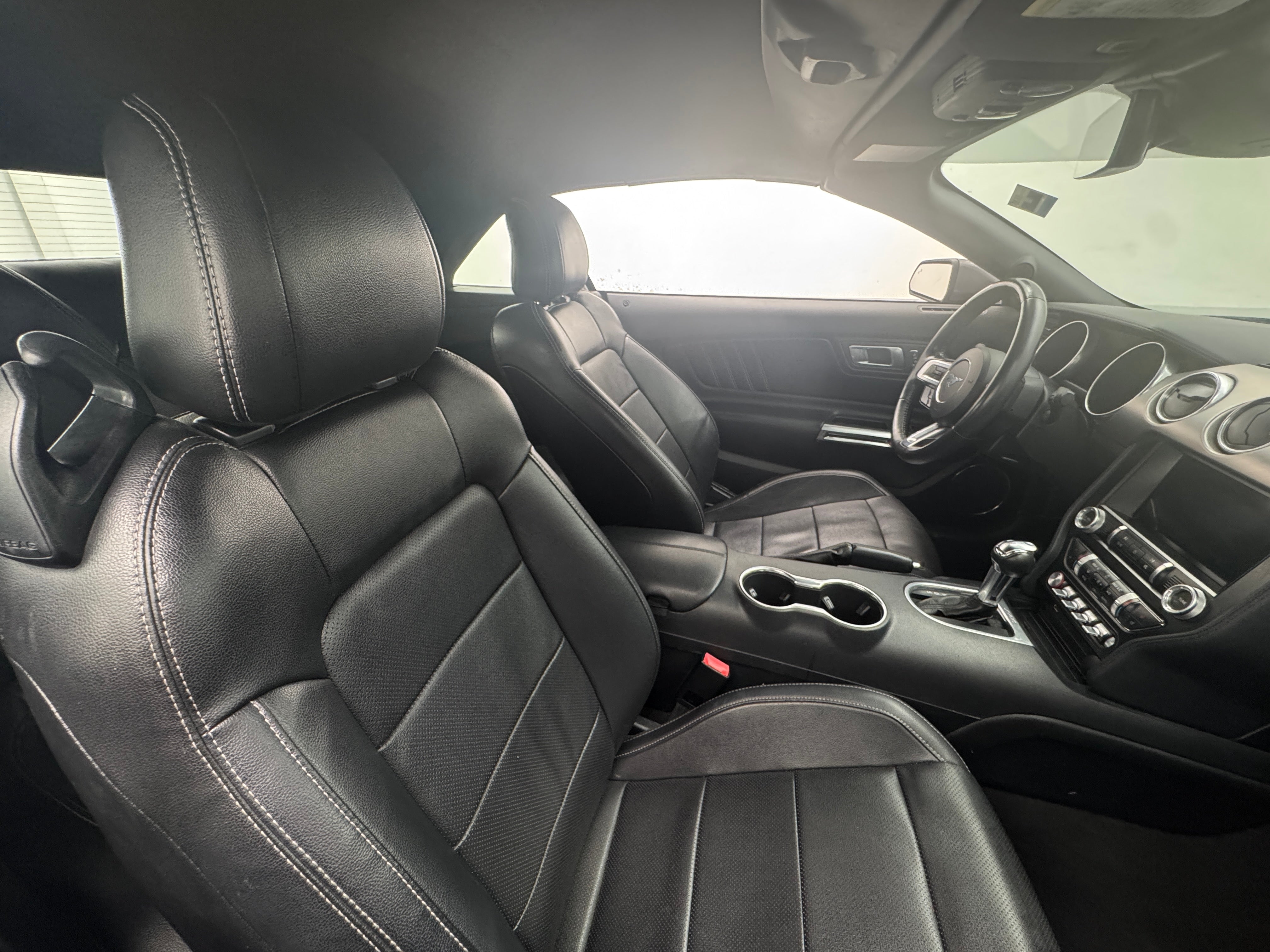 2022 Ford Mustang  2