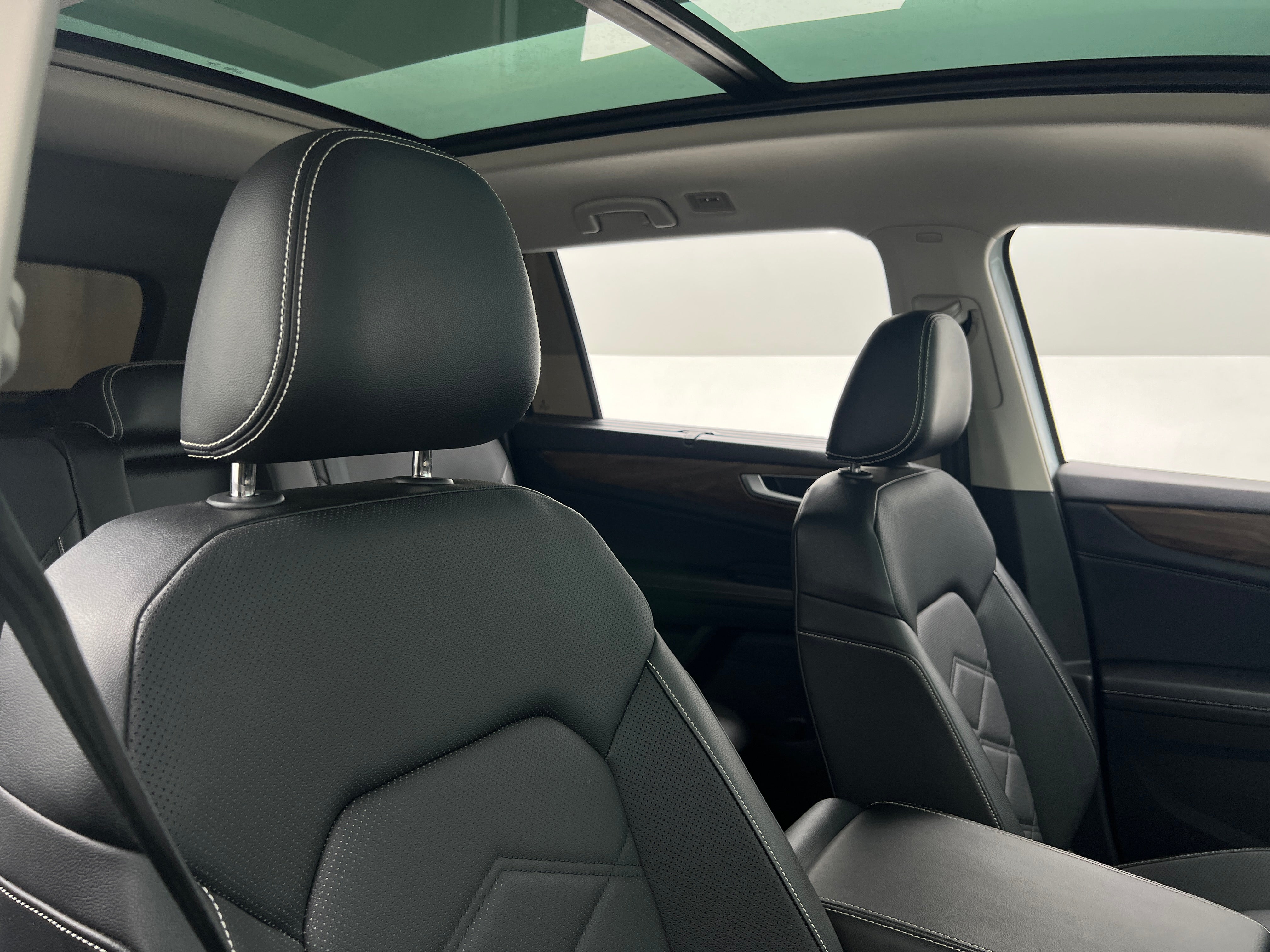 2024 Volkswagen Atlas SE 2