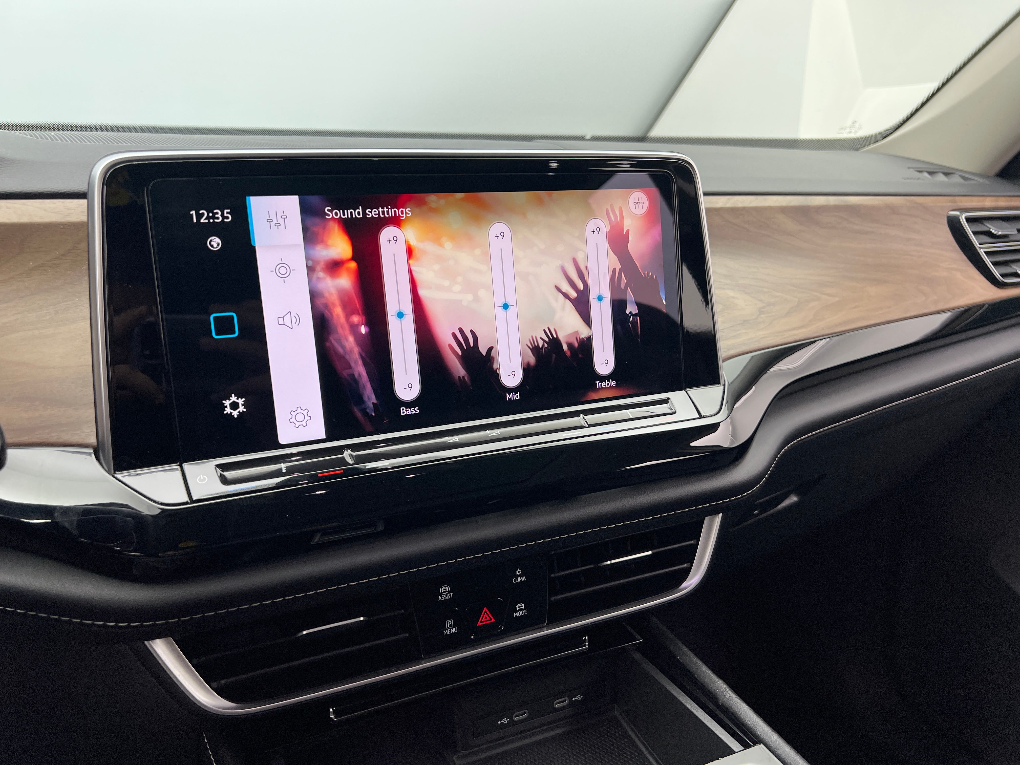 2024 Volkswagen Atlas SE 4