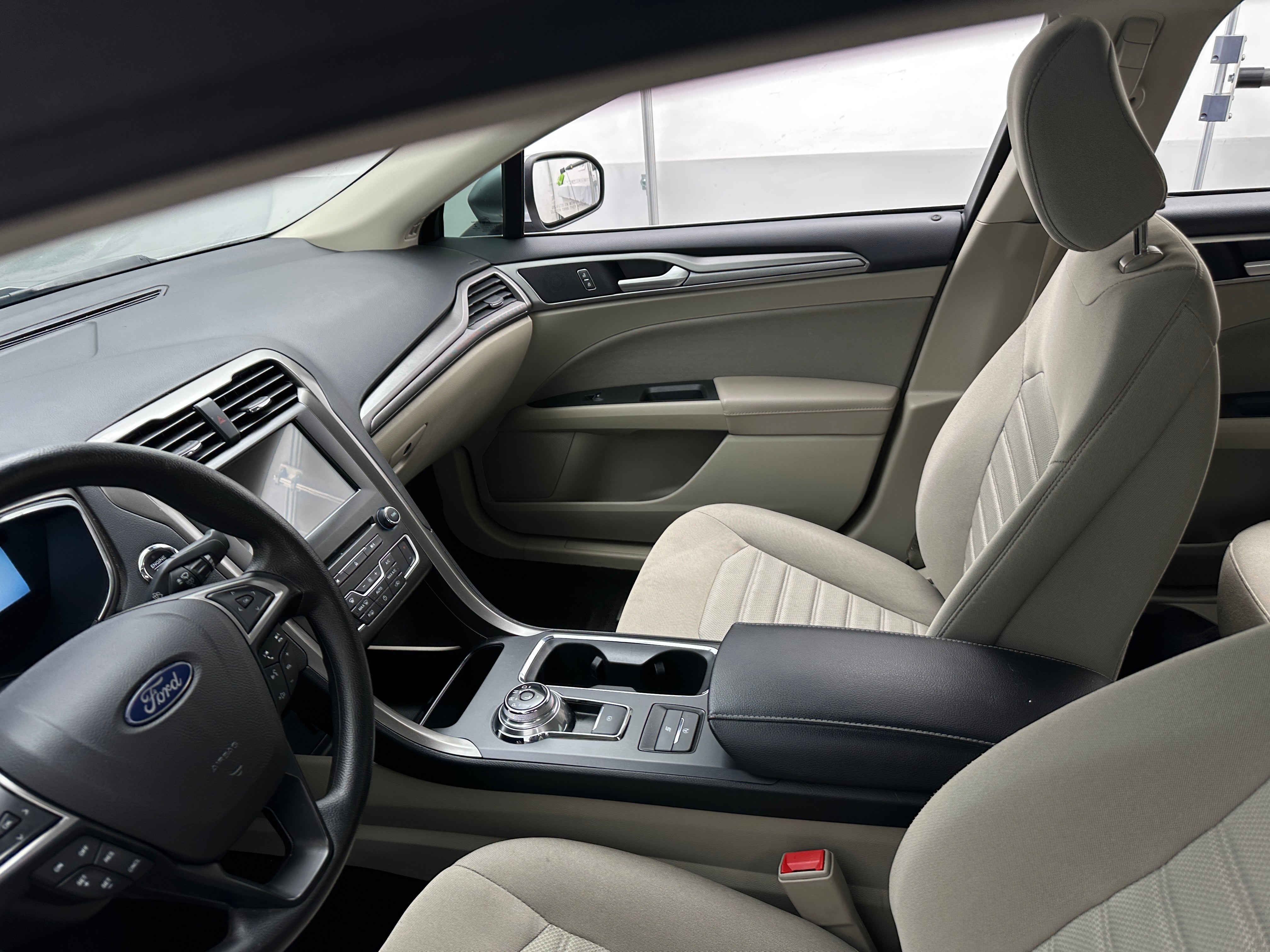 2020 Ford Fusion SE 2