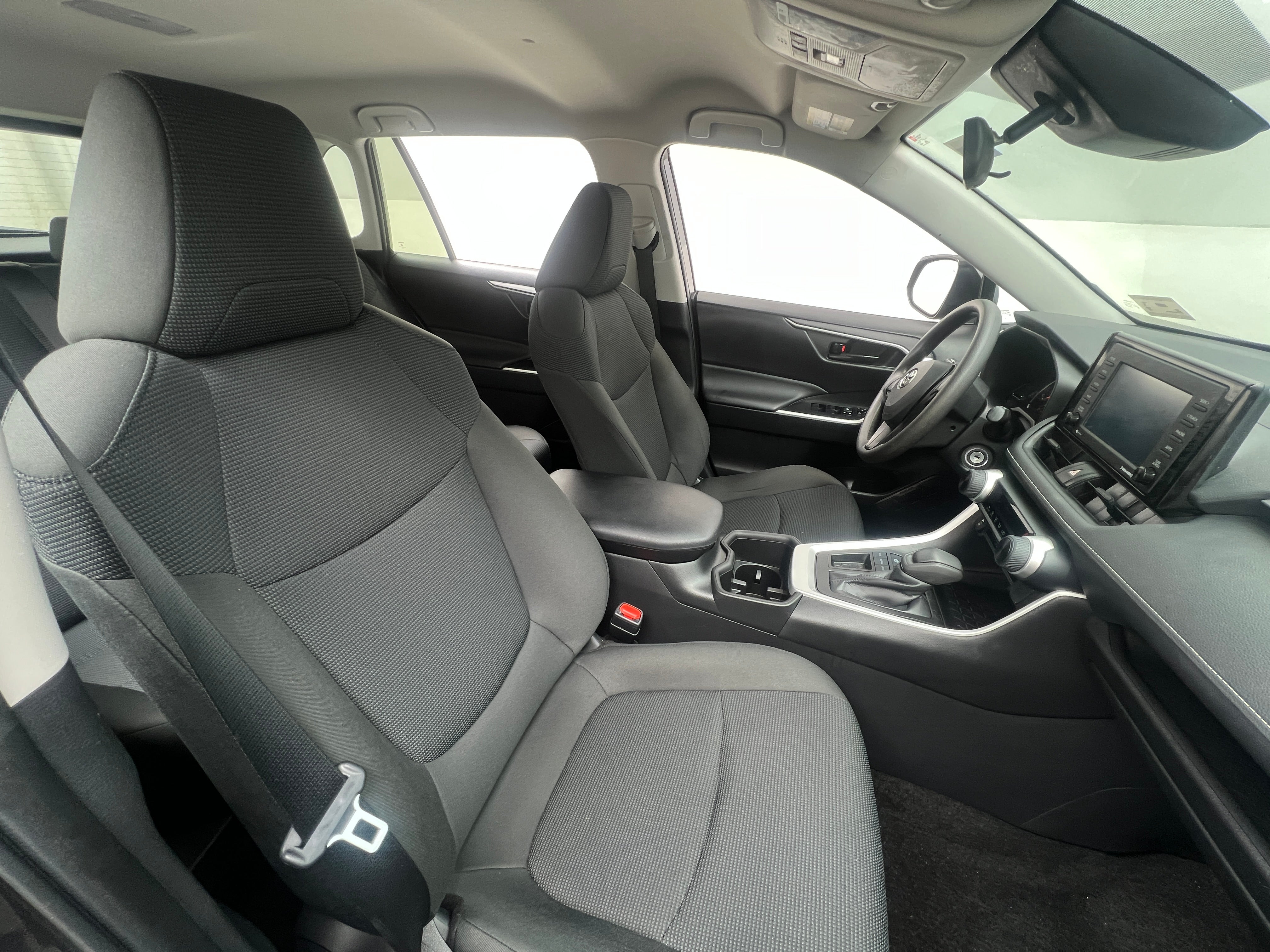 2022 Toyota RAV4 LE 2
