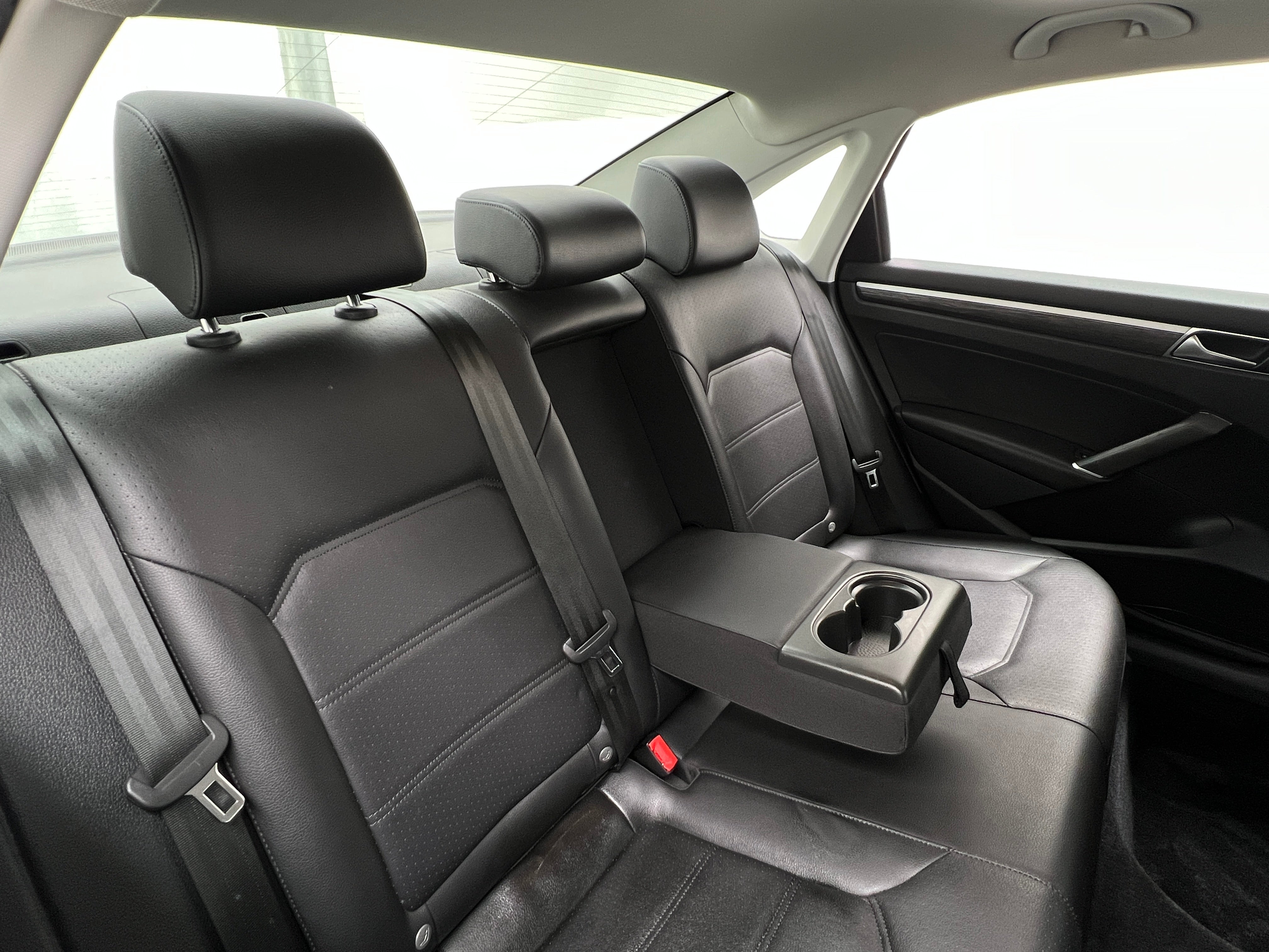 2018 Volkswagen Passat 2.0T 5