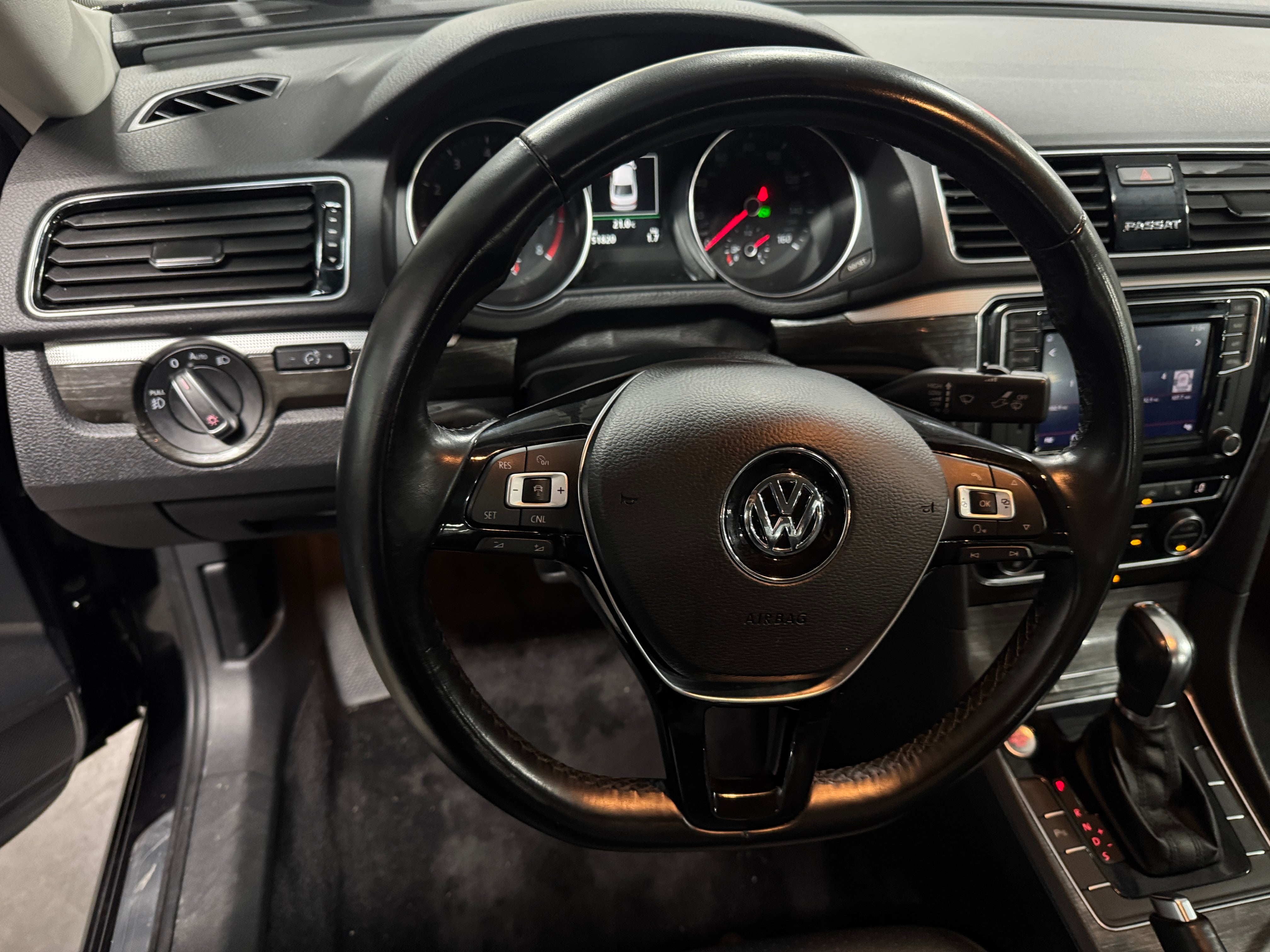 2018 Volkswagen Passat 2.0T 4