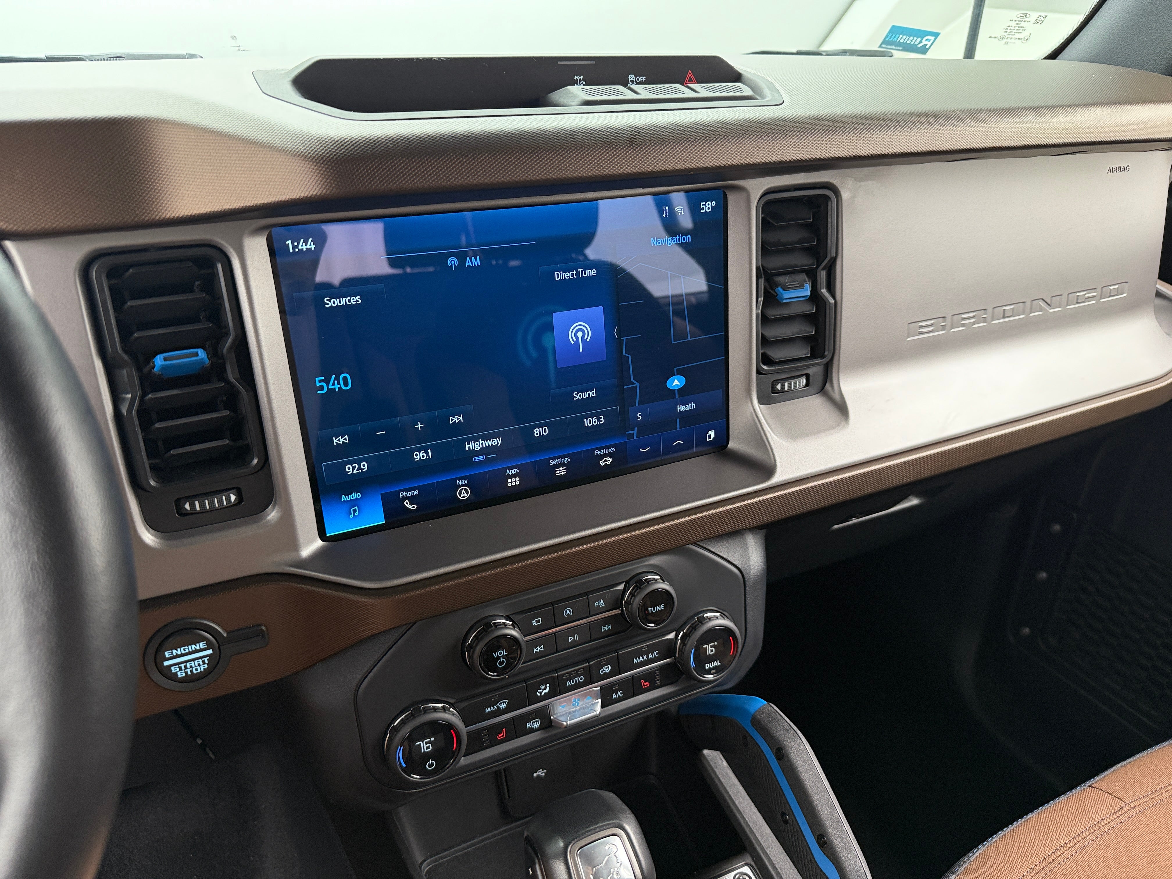 2023 Ford Bronco Outer Banks 4