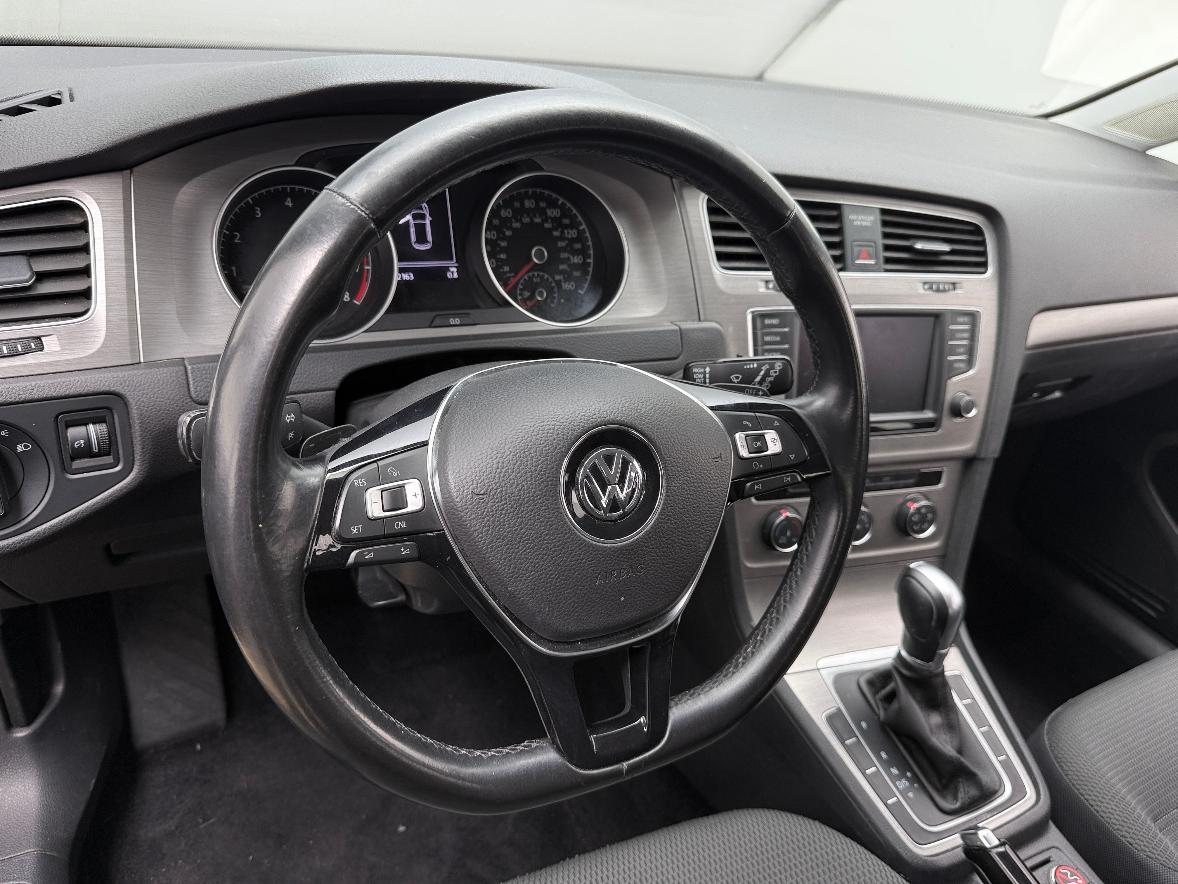 2016 Volkswagen Golf S 5