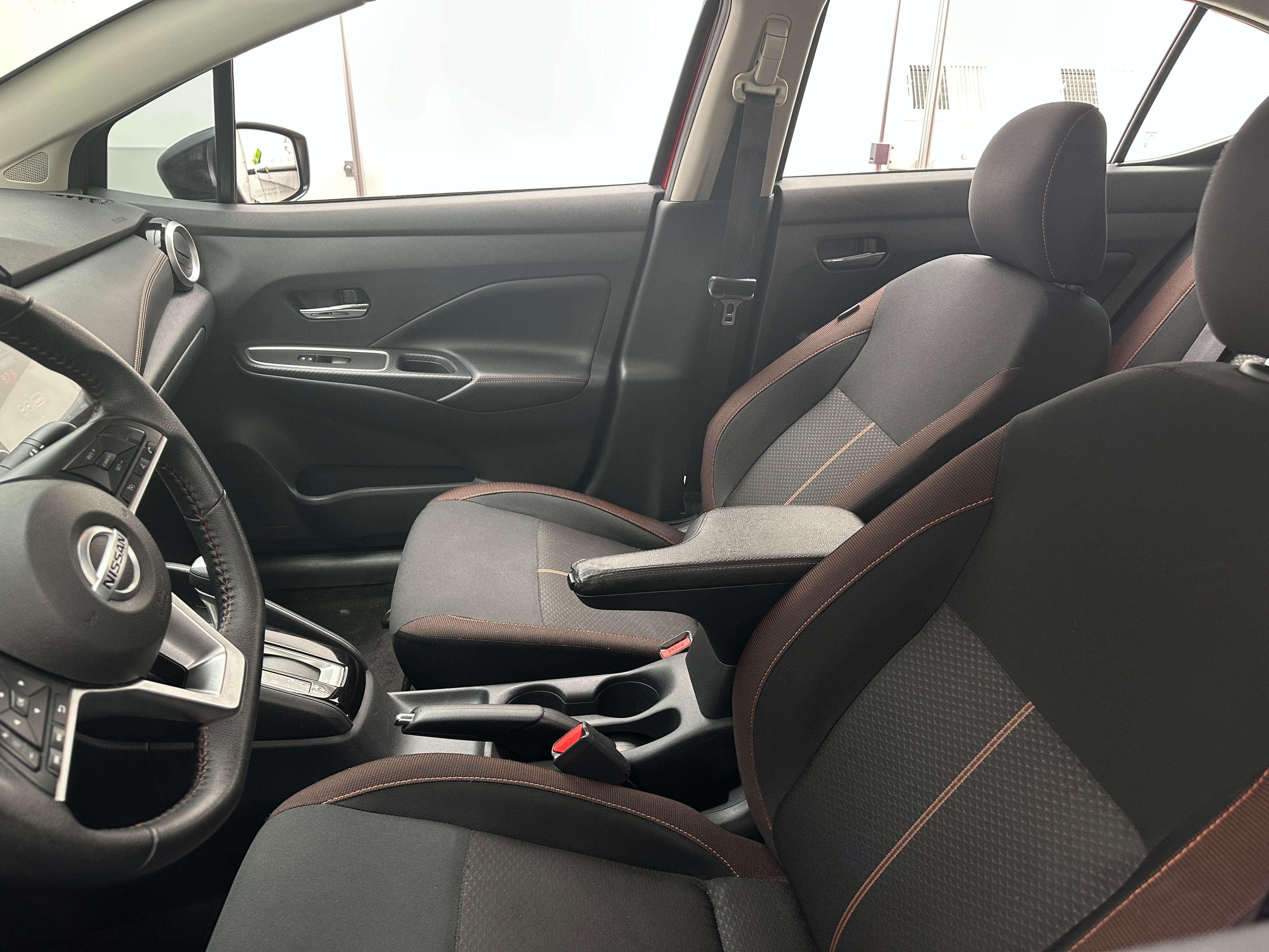 2022 Nissan Versa SR 2