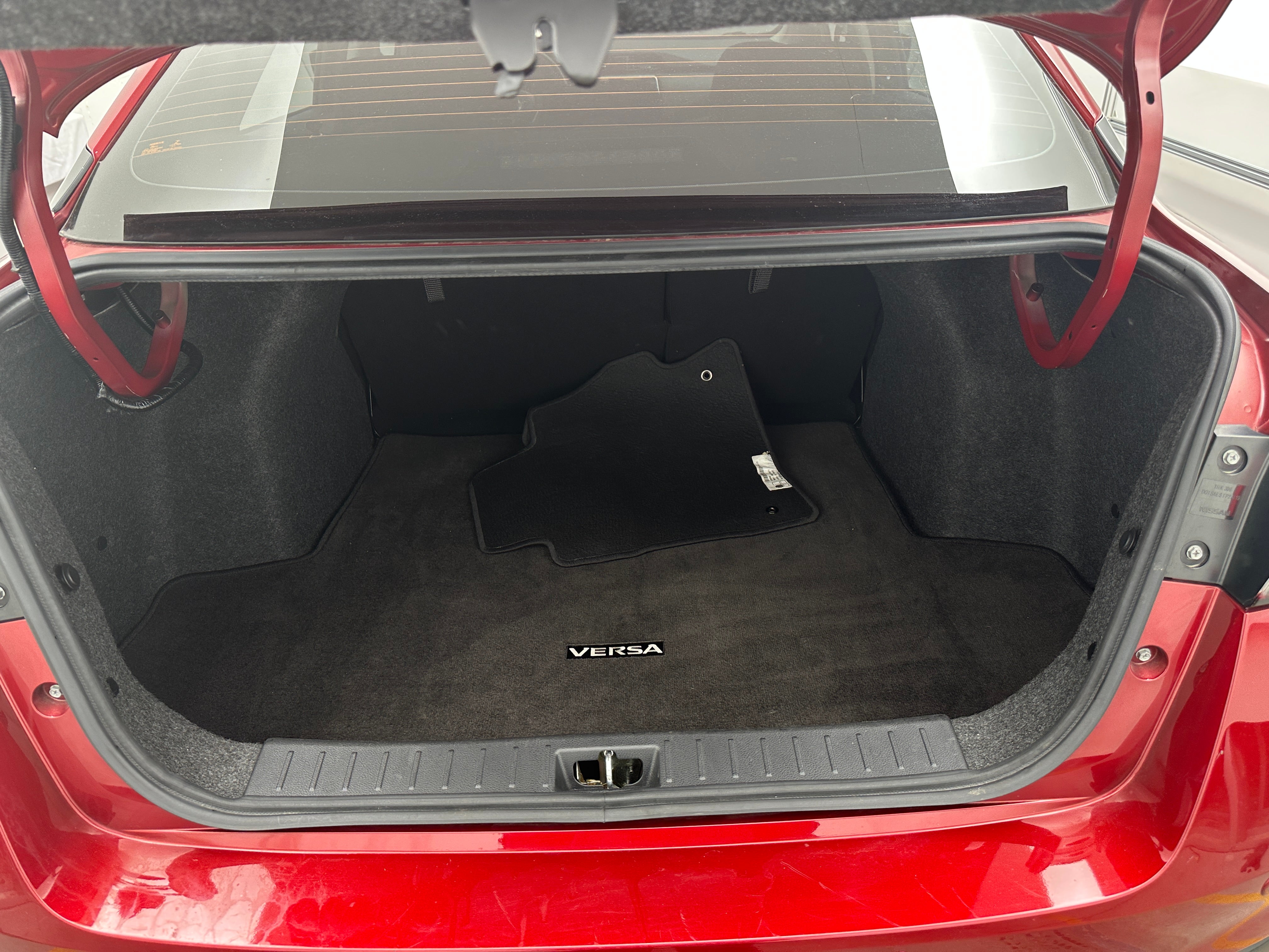 2022 Nissan Versa SR 7