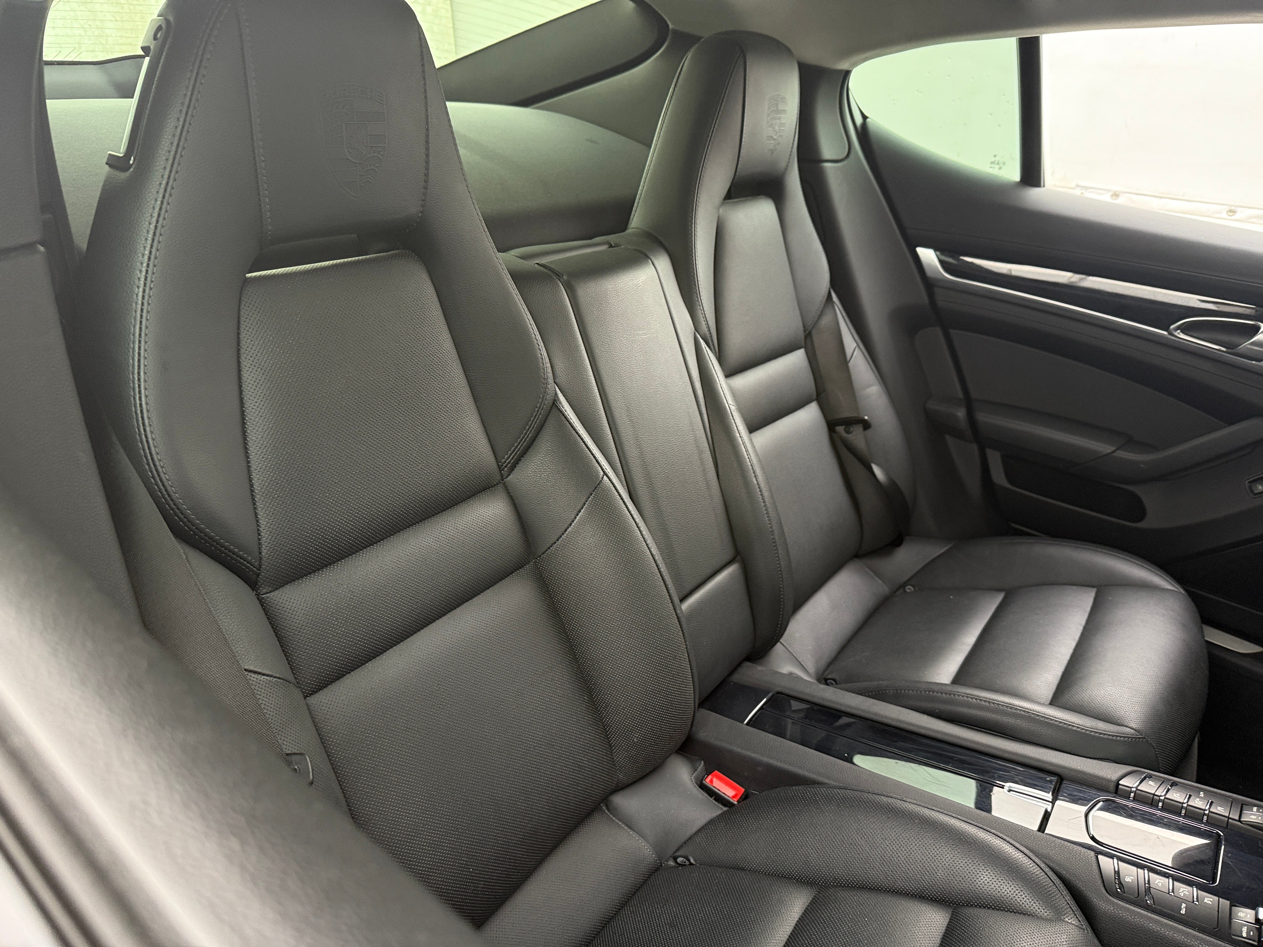 2016 Porsche Panamera  5
