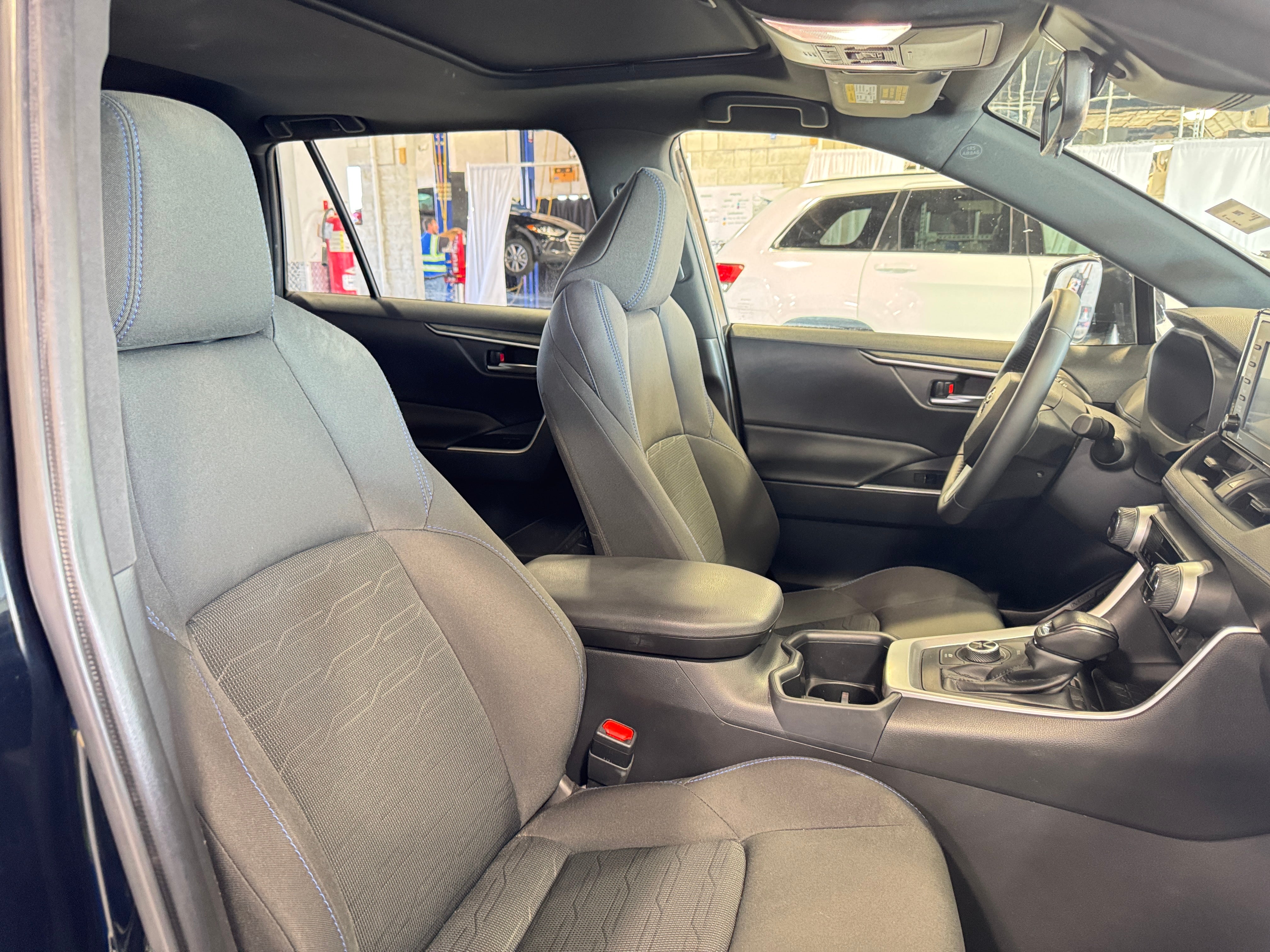 2022 Toyota RAV4 SE 2