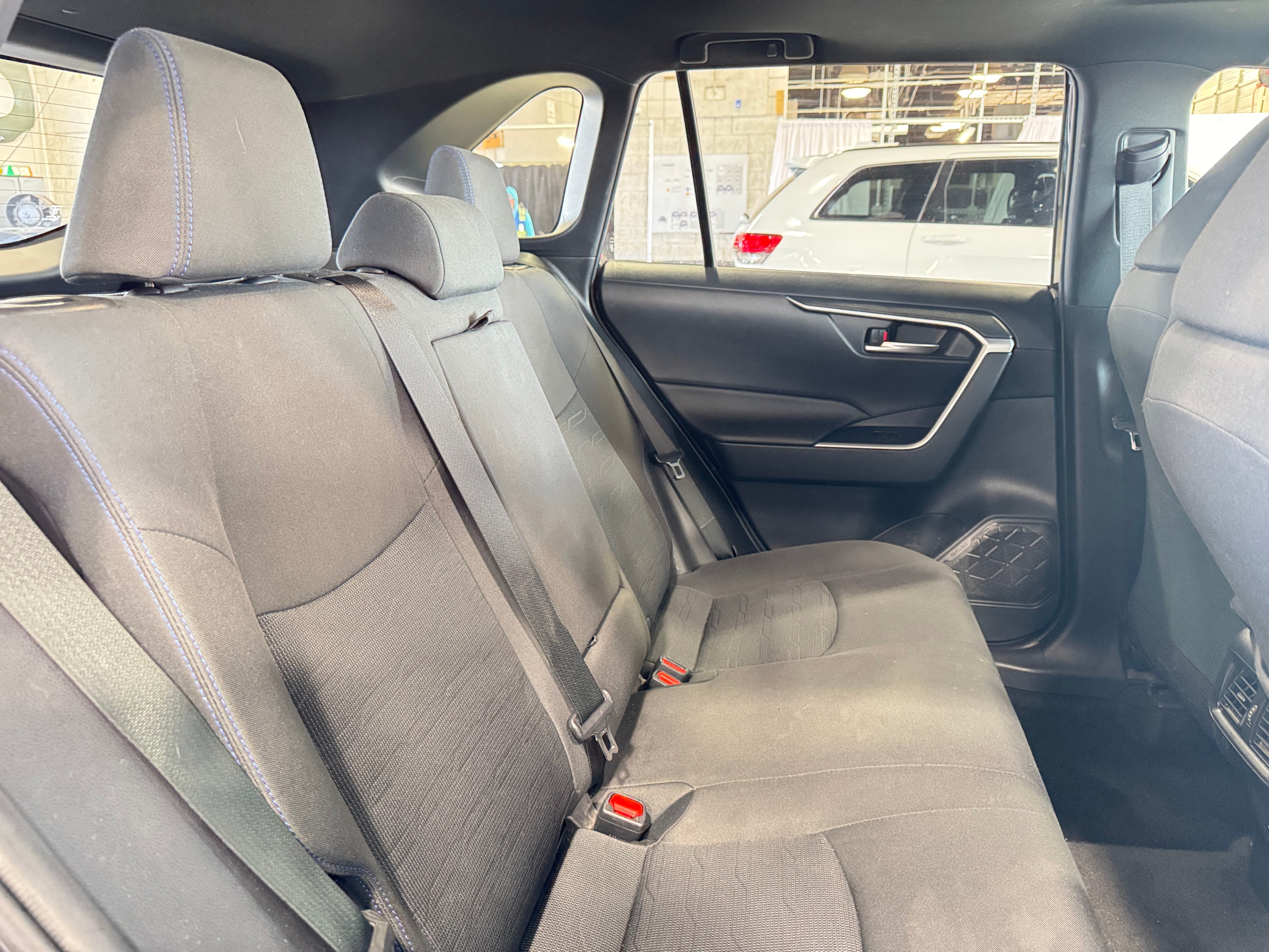 2022 Toyota RAV4 SE 6