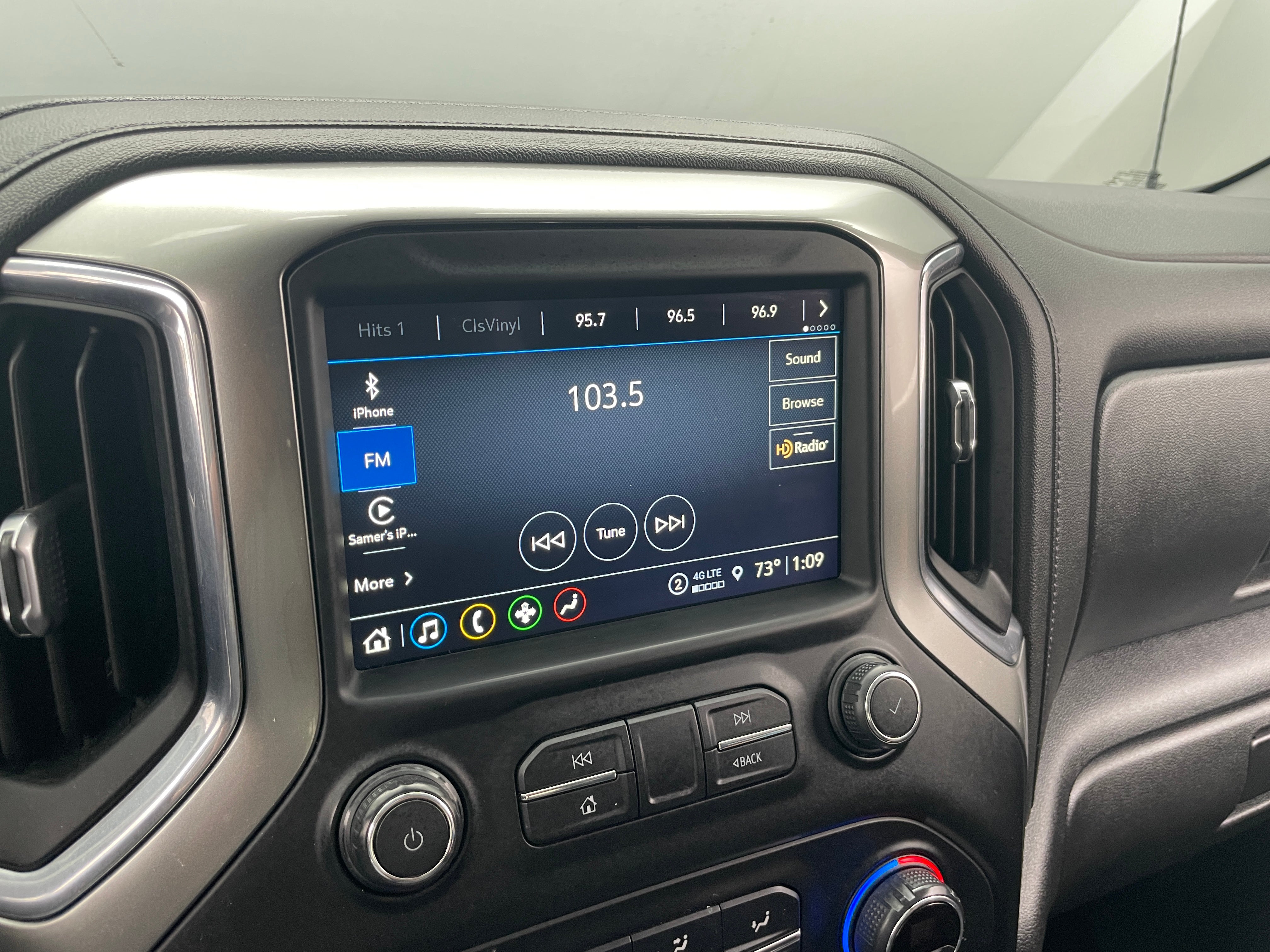 2021 Chevrolet Silverado 1500 RST 3