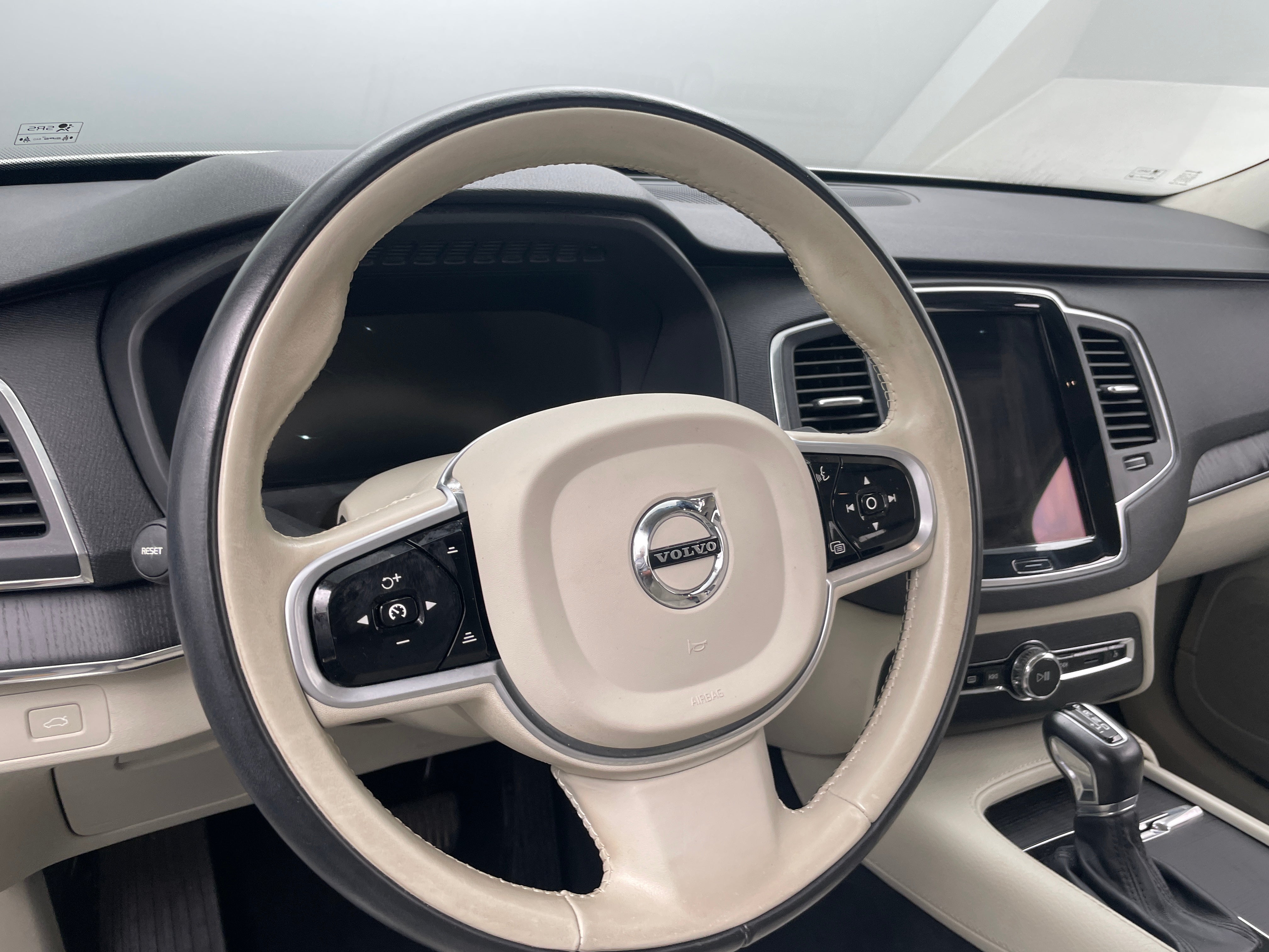 2020 Volvo XC90 T6 Momentum 4