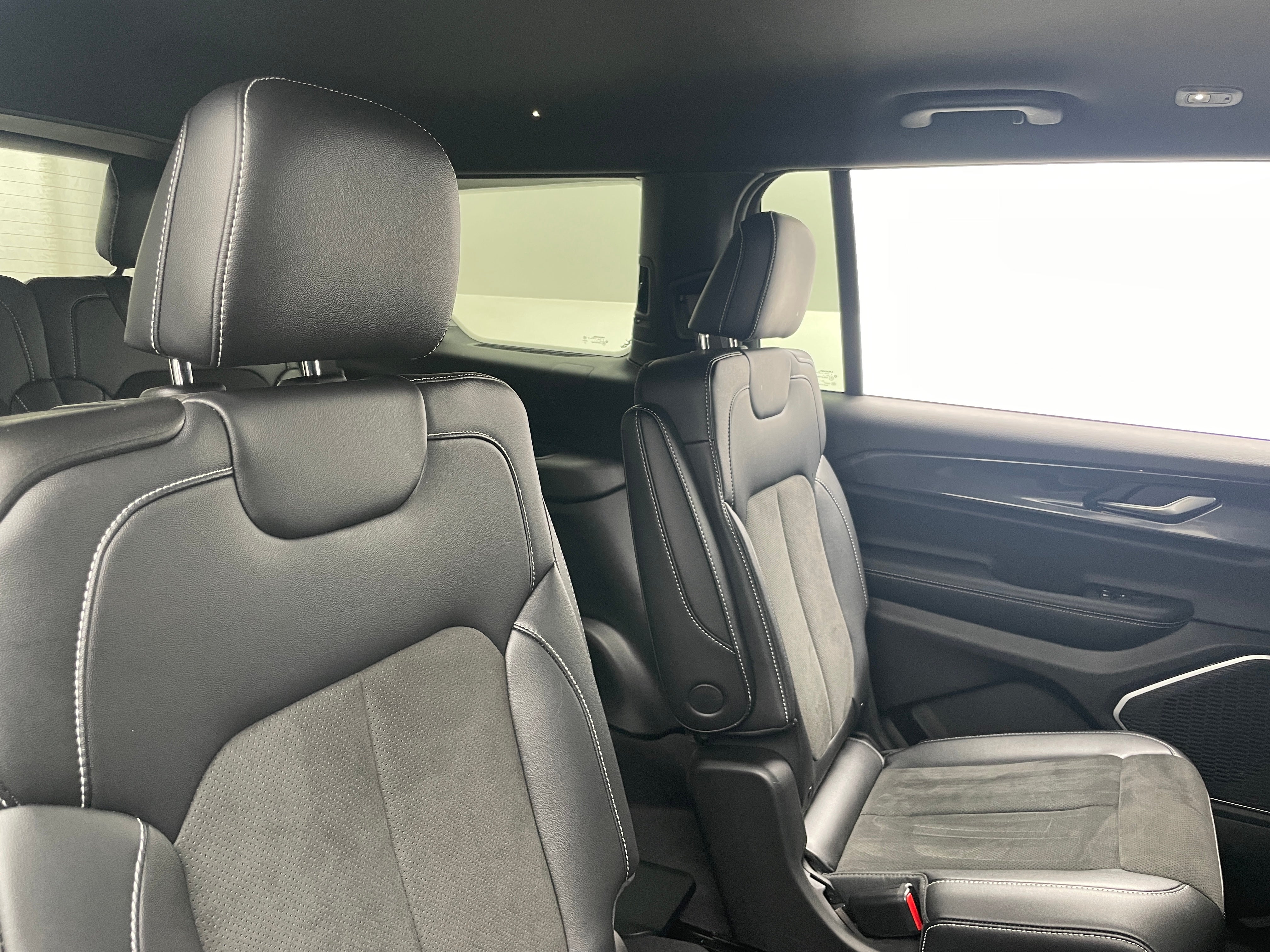 2022 Jeep Grand Cherokee L Altitude 5