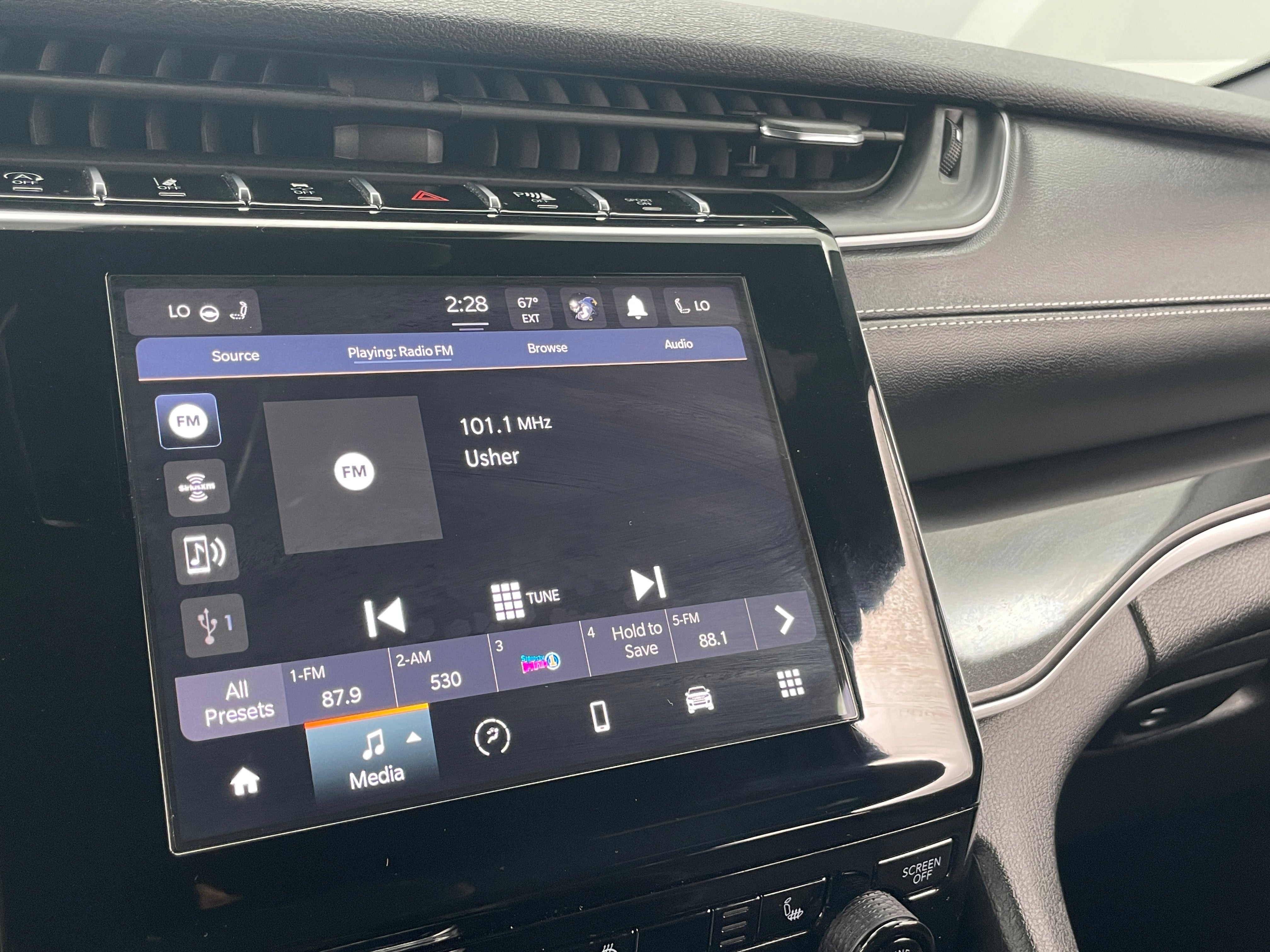 2022 Jeep Grand Cherokee L Altitude 3