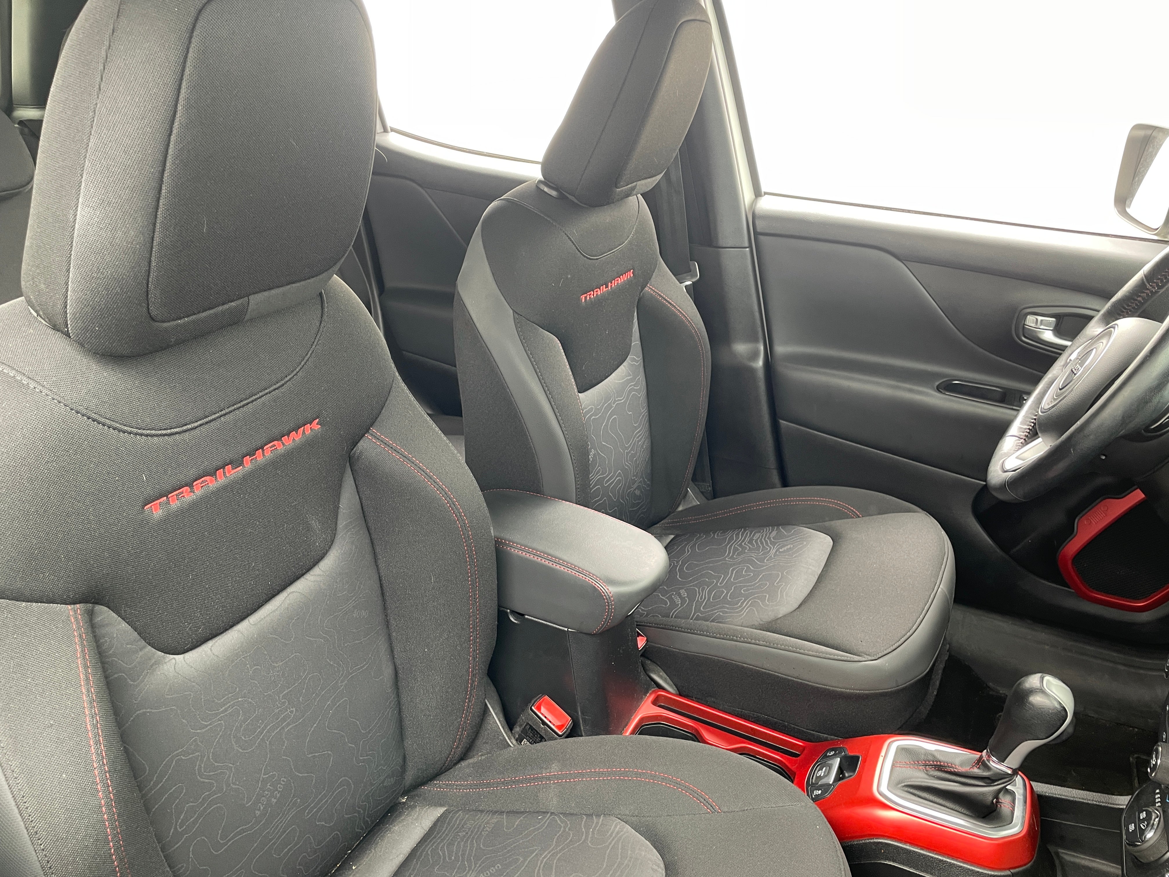 2019 Jeep Renegade Trailhawk 2