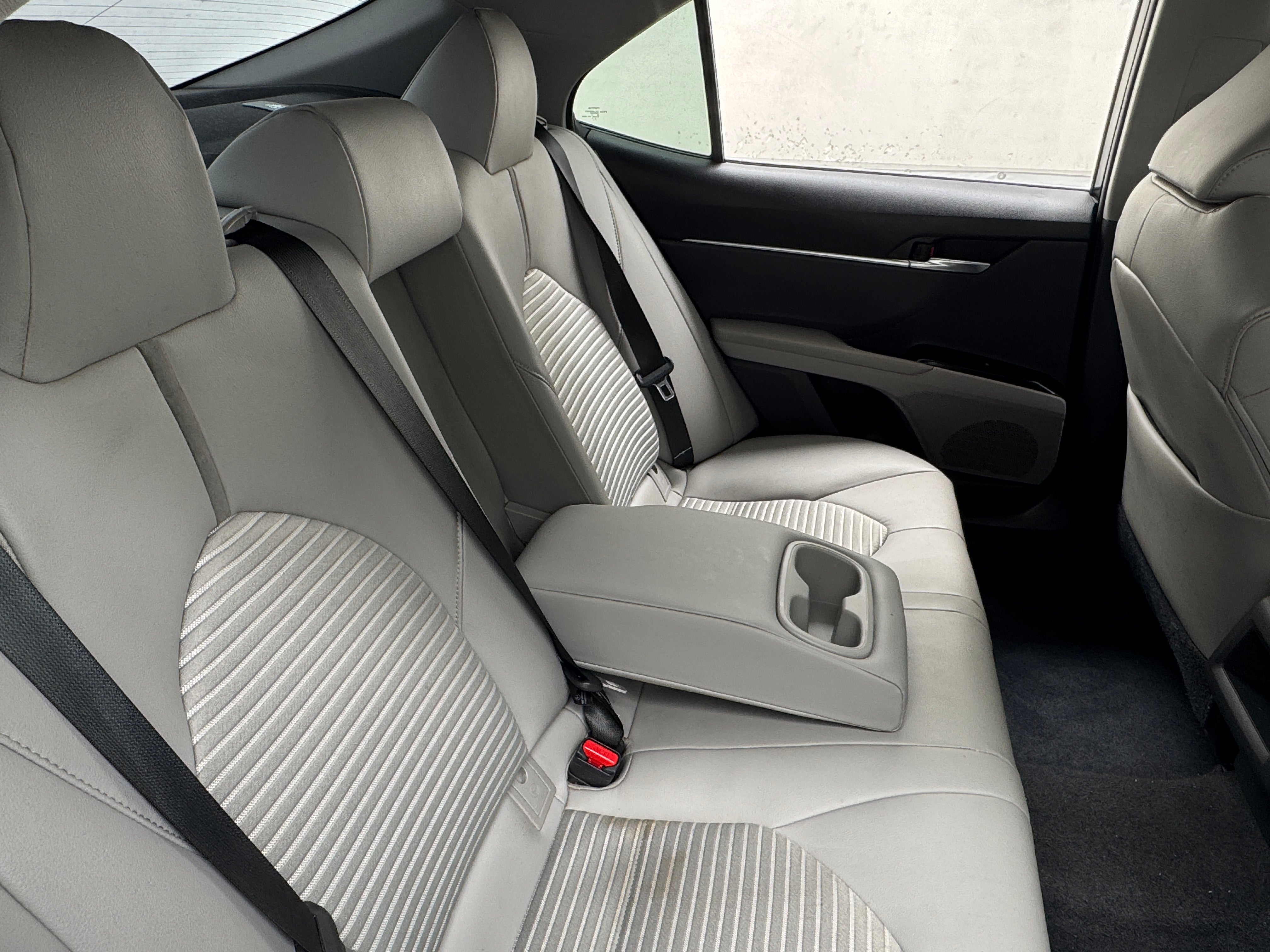 2018 Toyota Camry SE 6