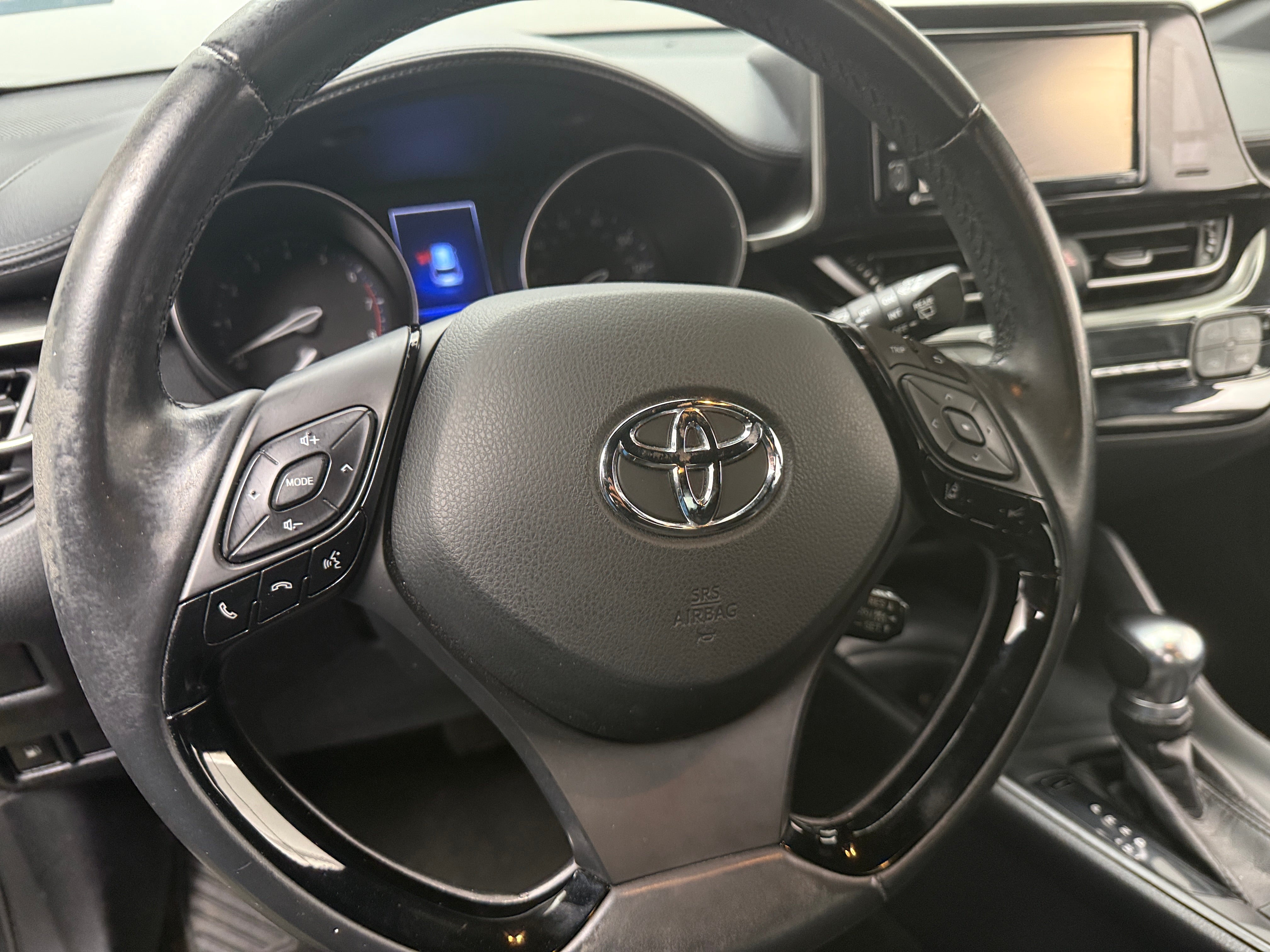2018 Toyota C-HR XLE 5