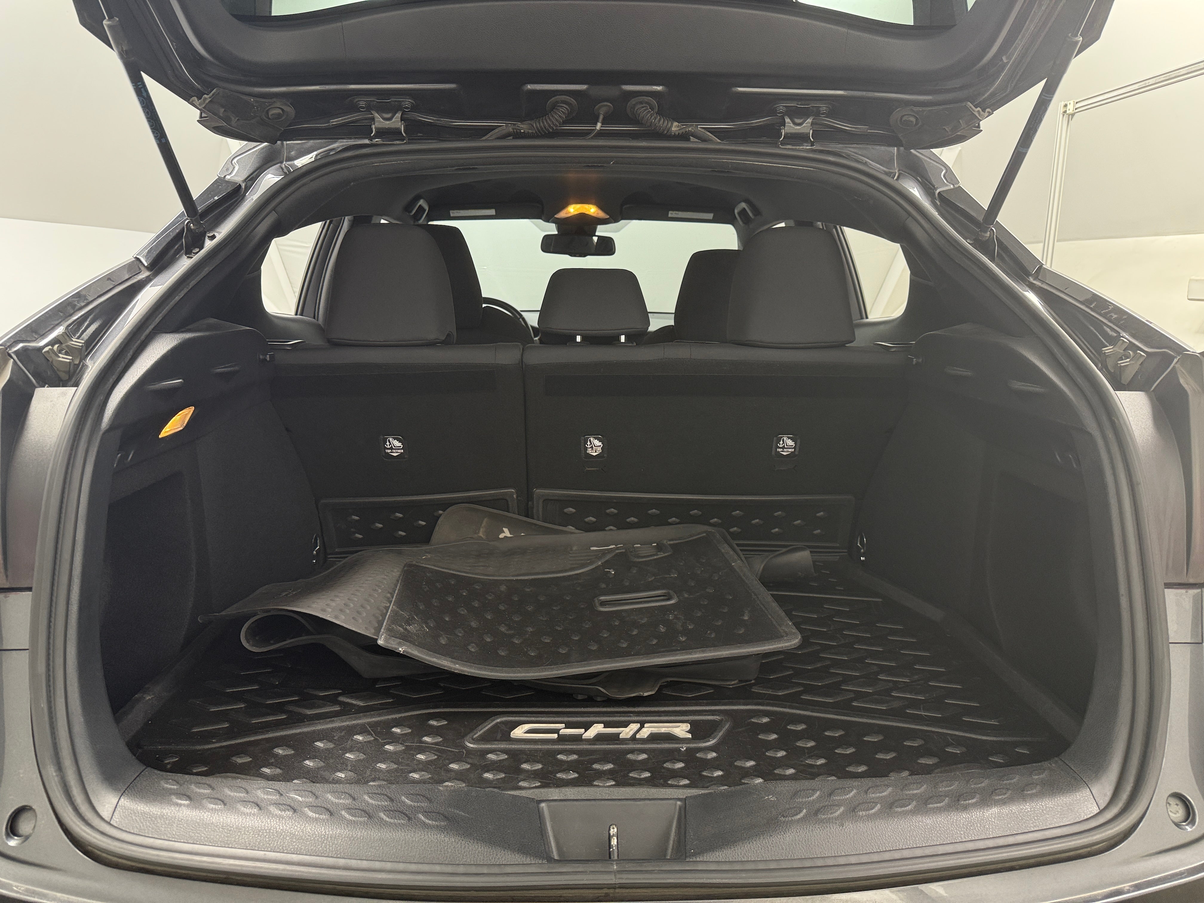 2018 Toyota C-HR XLE 7