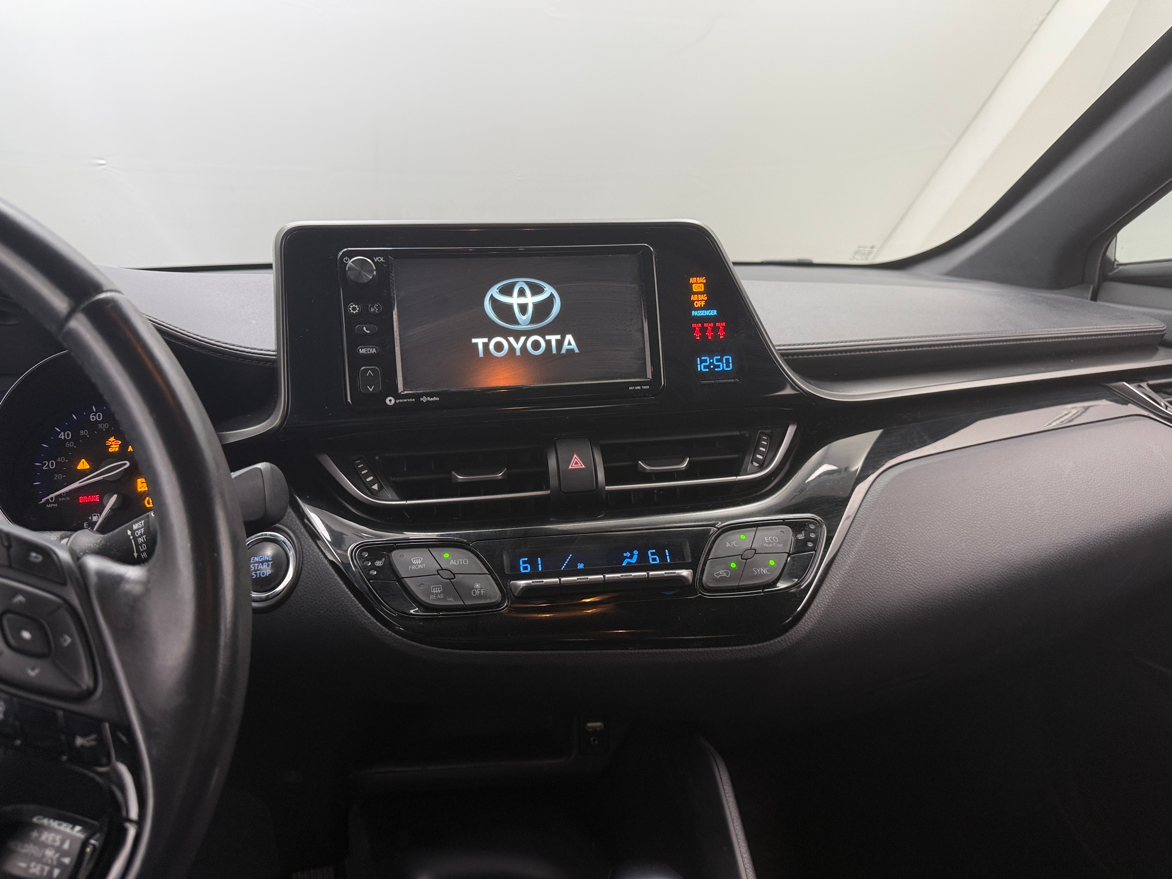2018 Toyota C-HR XLE 4