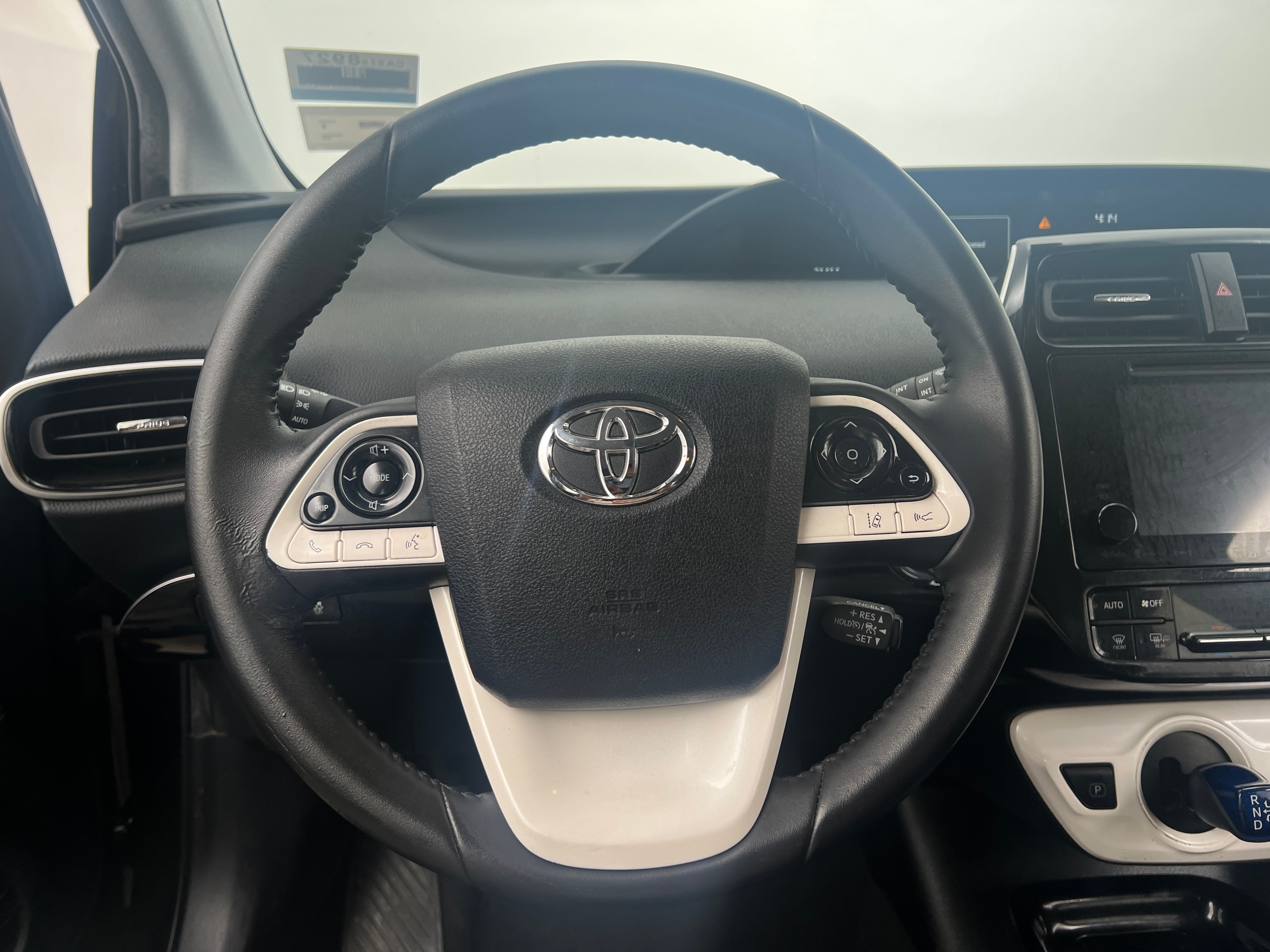 2018 Toyota Prius Three 5