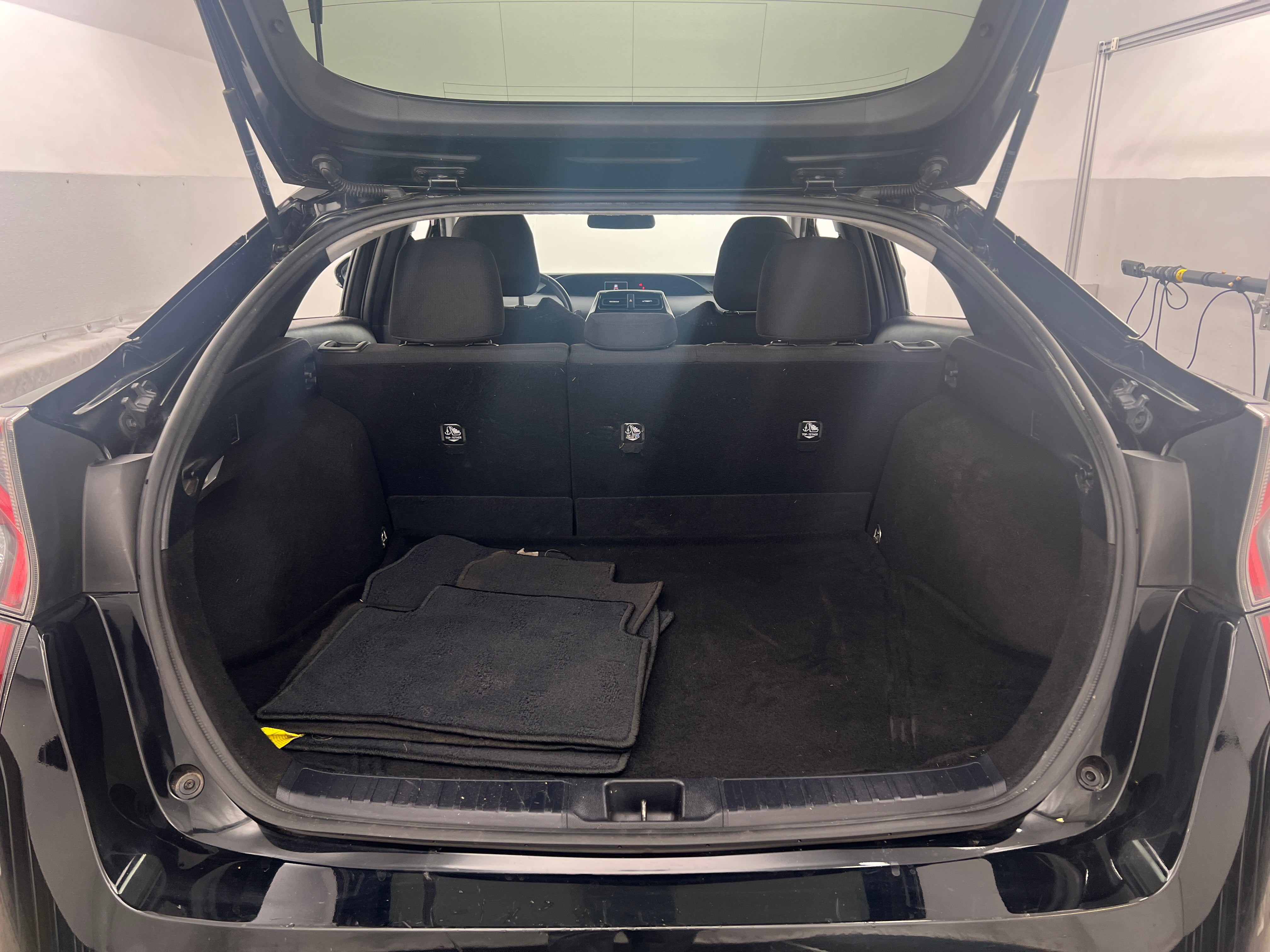 2018 Toyota Prius Three 7