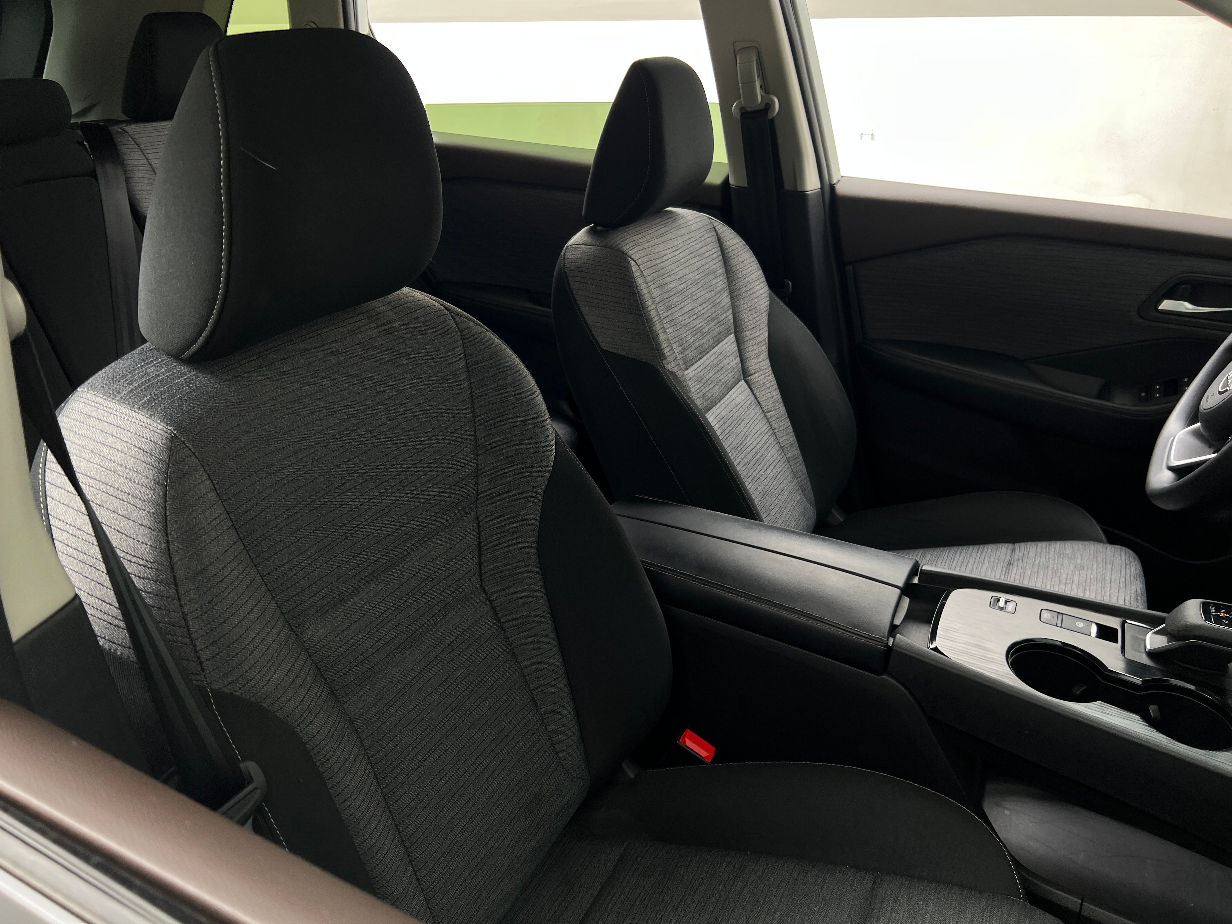 2023 Nissan Rogue SV 2