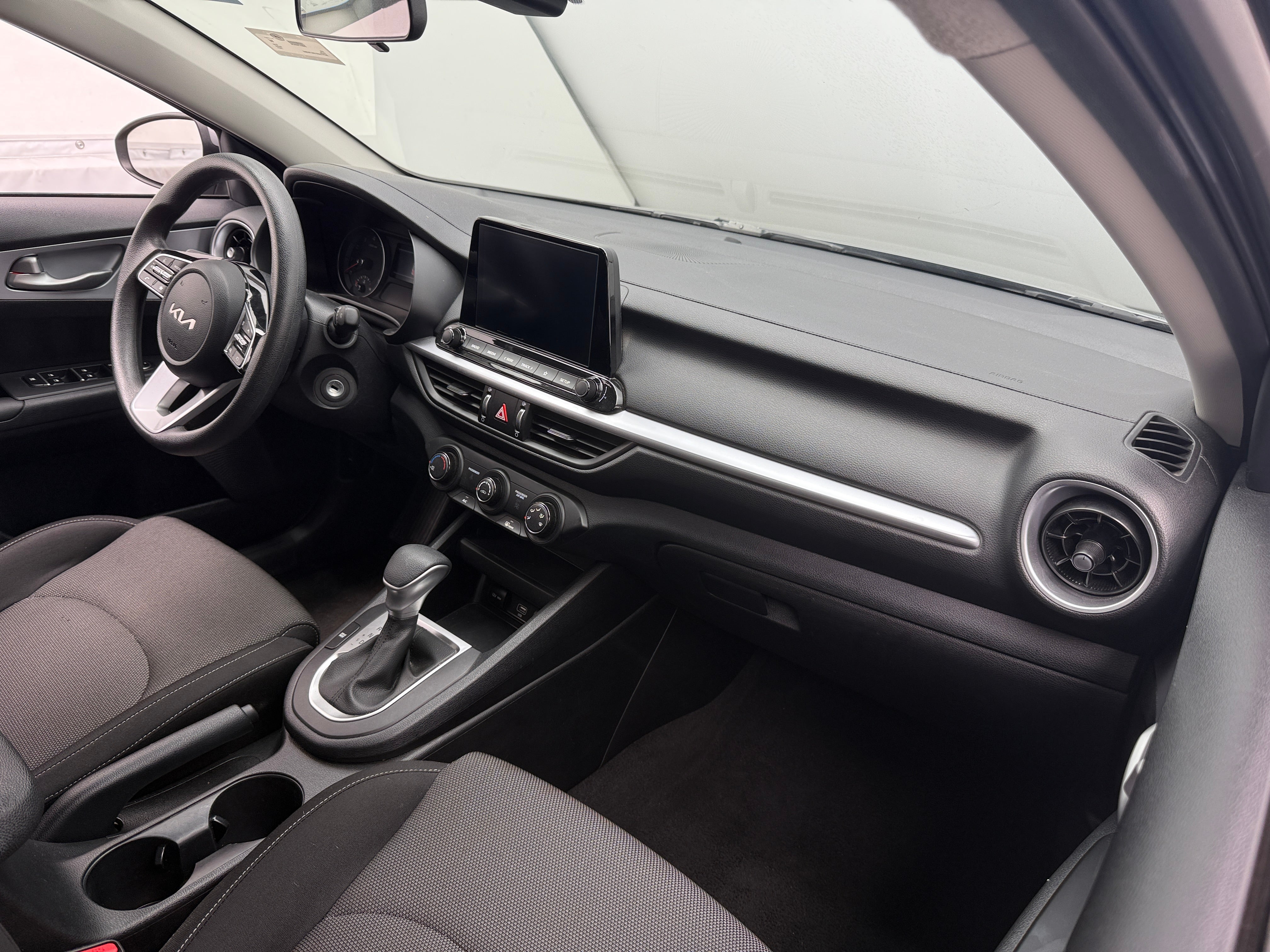 2024 Kia Forte LXS 3