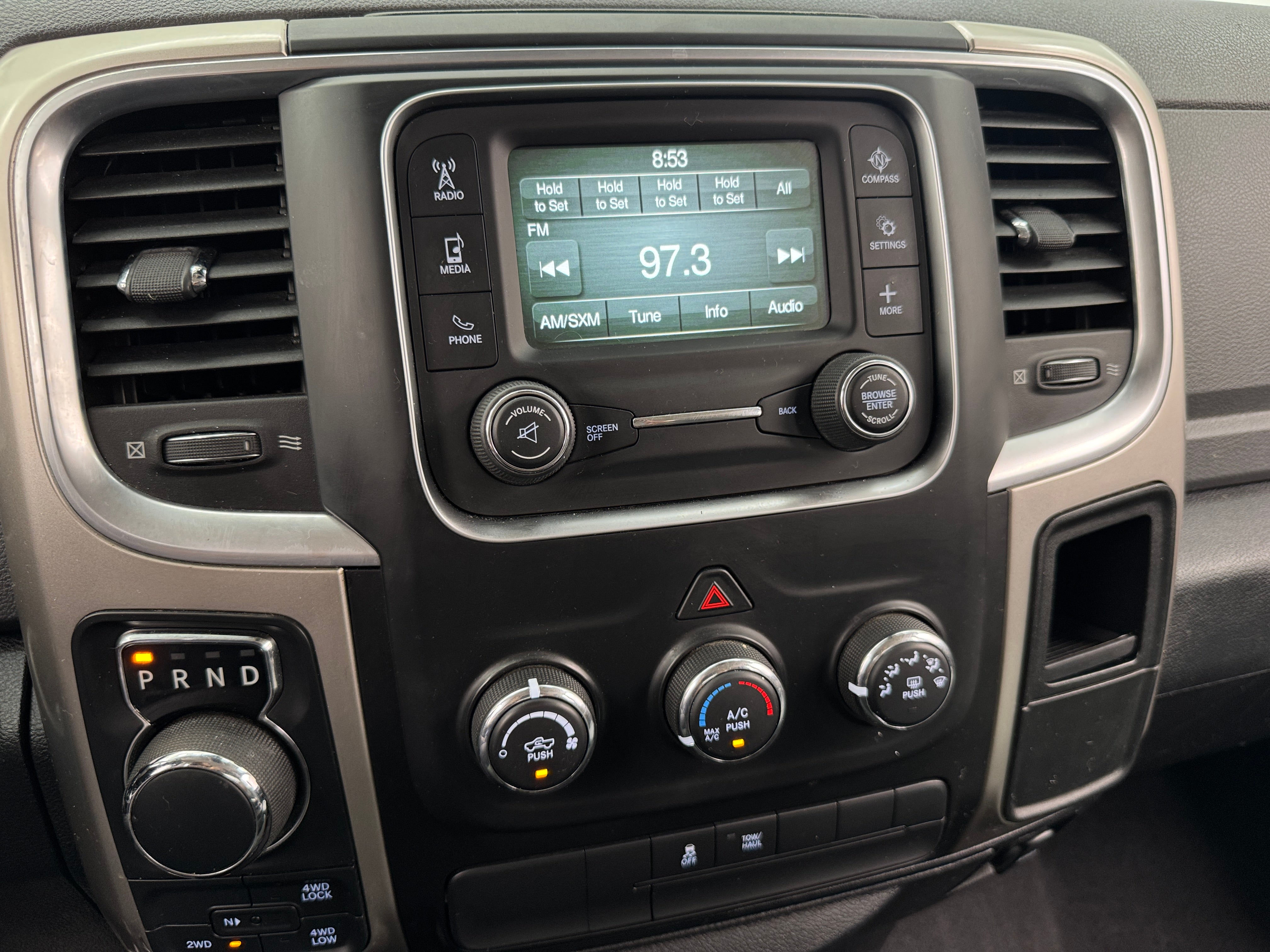 2016 RAM 1500 SLT 4