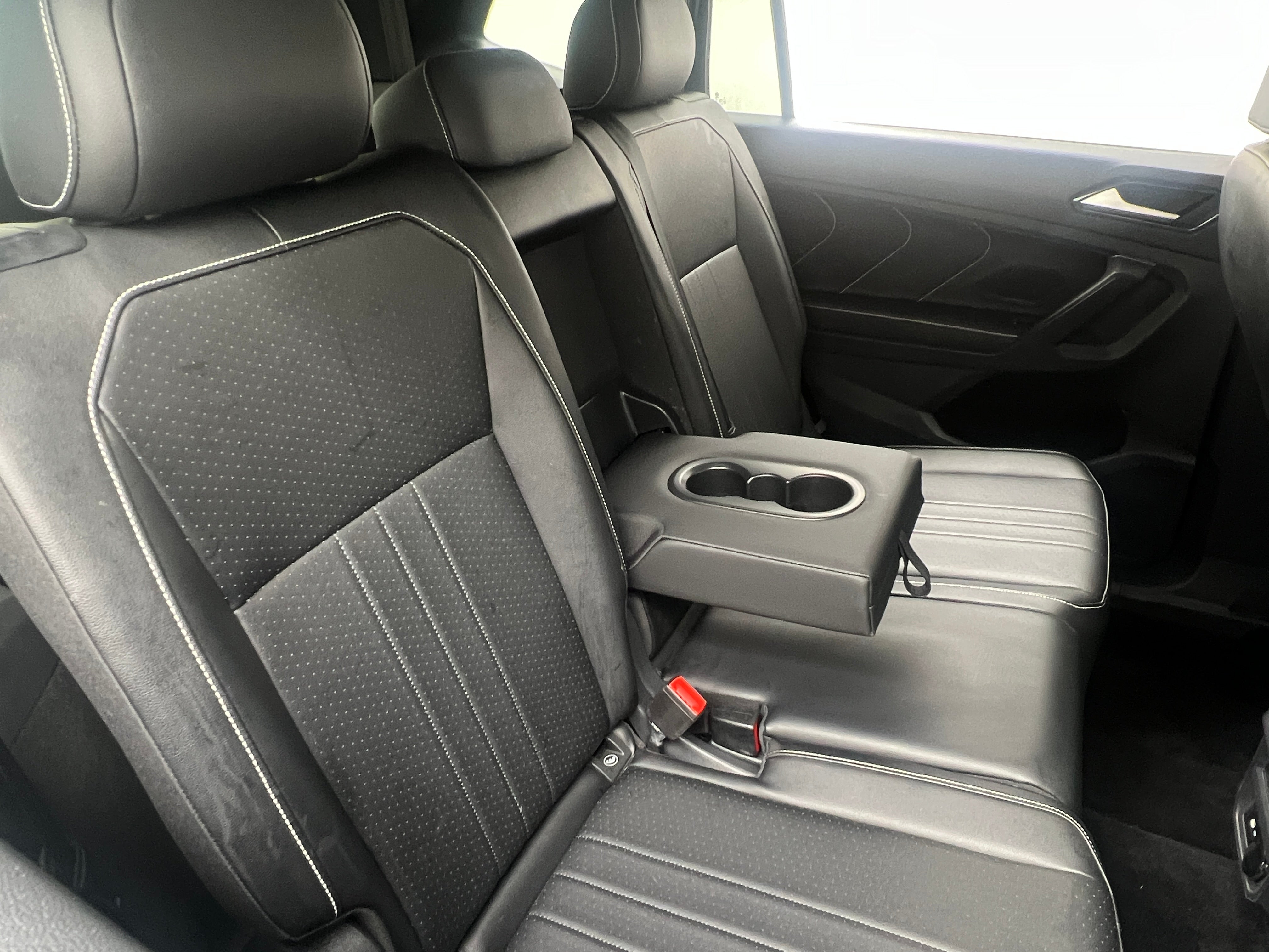 2022 Volkswagen Tiguan SE R-Line Black 5