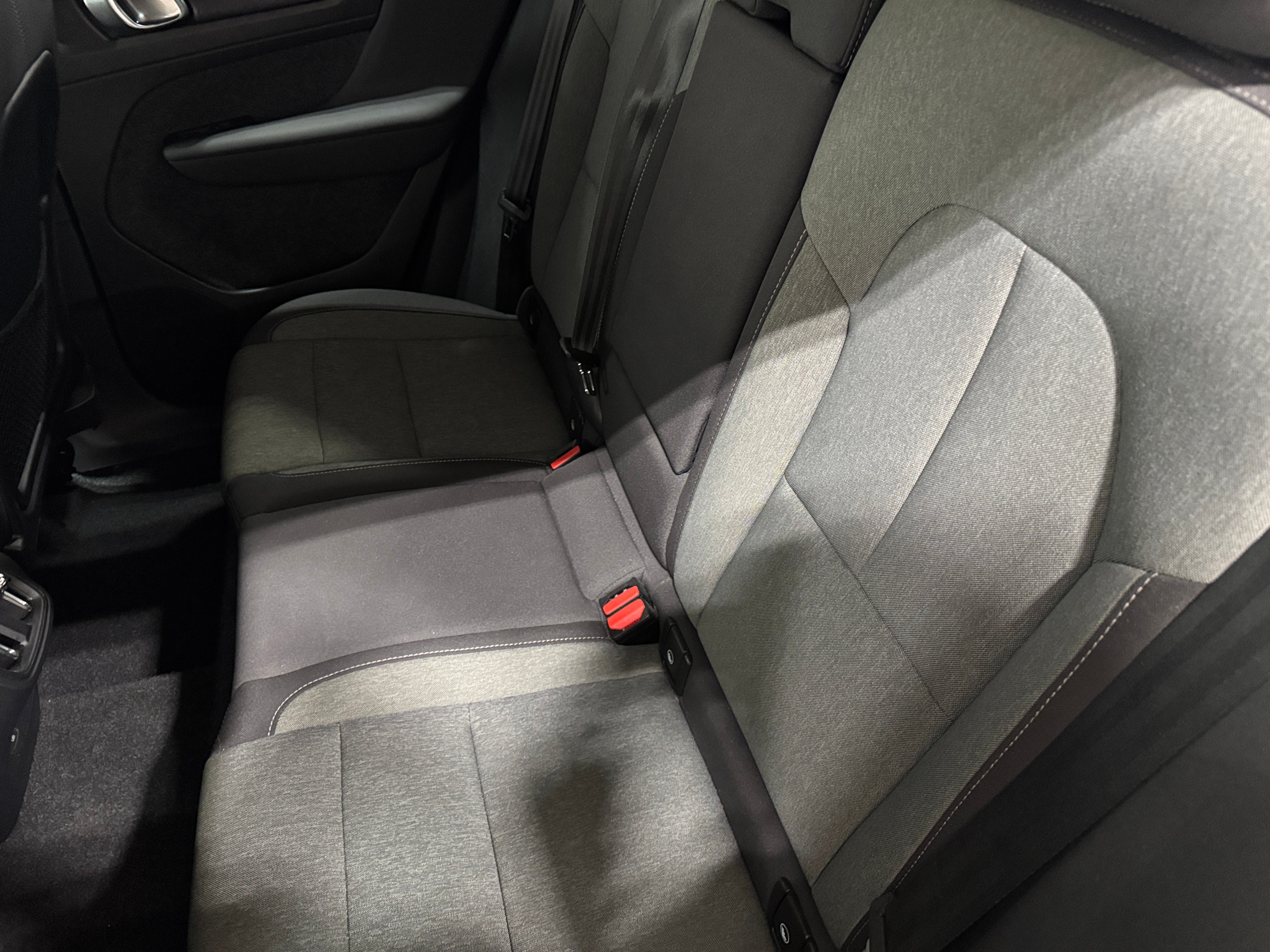 Thumbnail: 2024 Volvo XC40 - 6