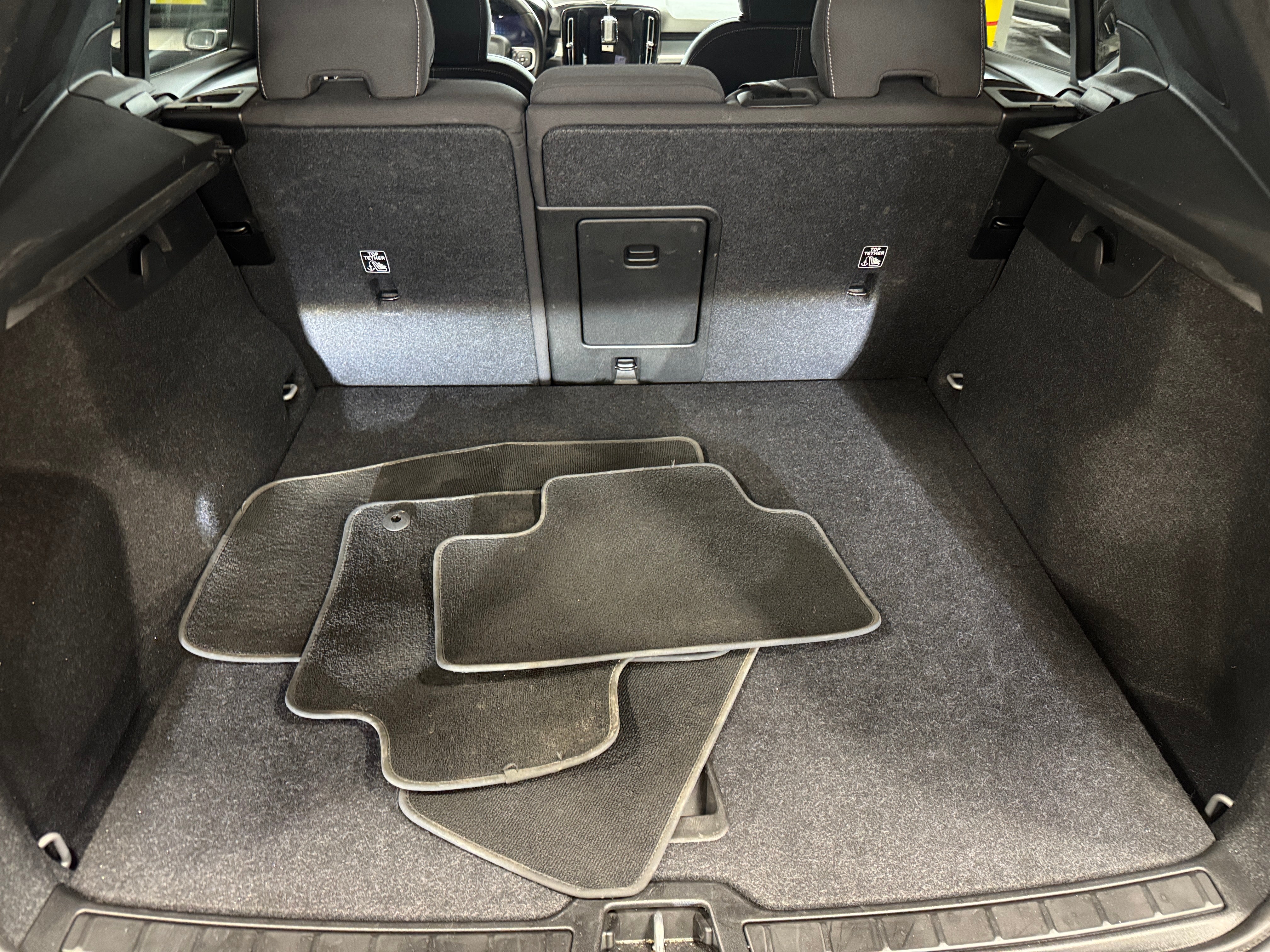 Thumbnail: 2024 Volvo XC40 - 7