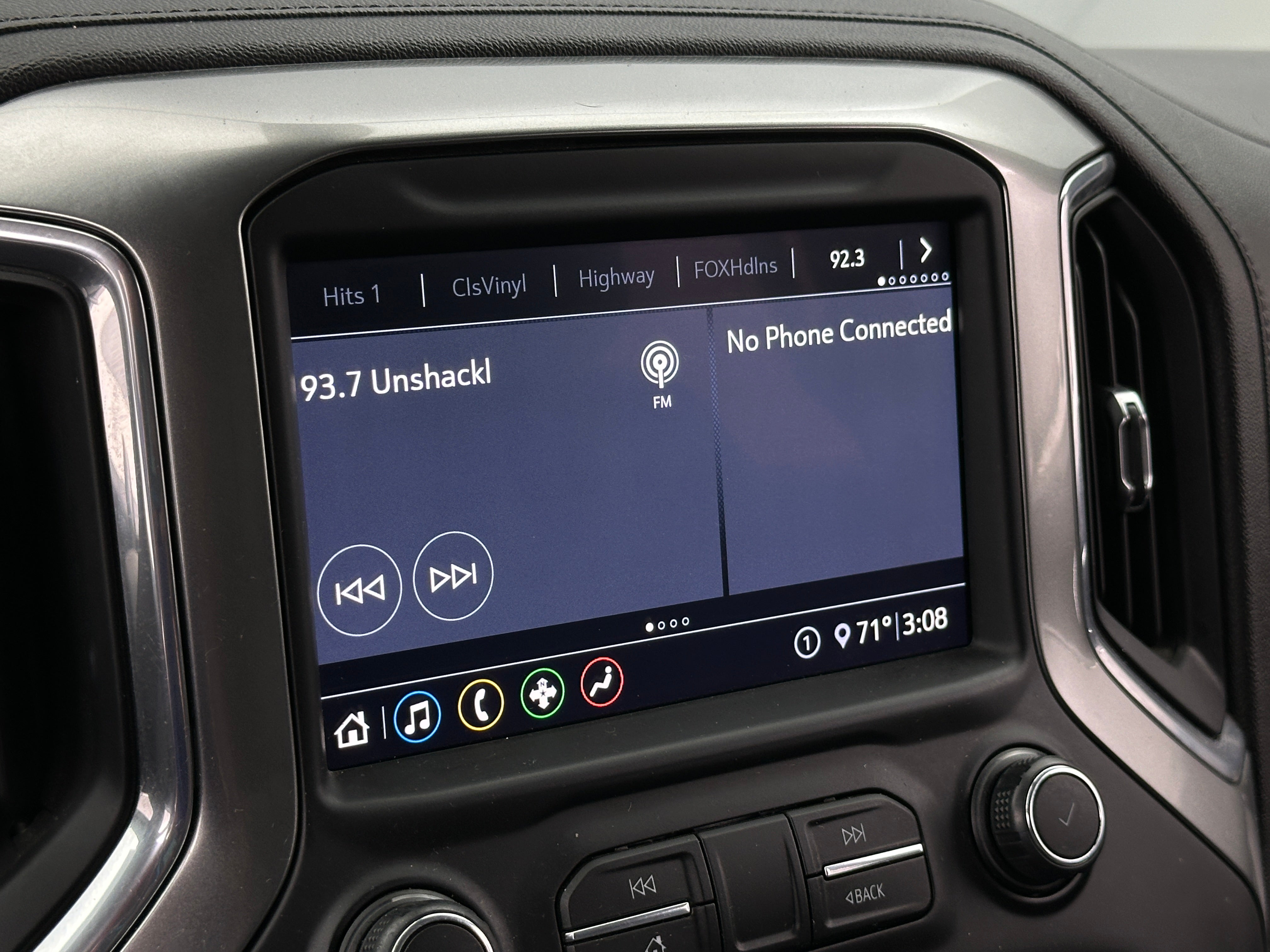 2020 Chevrolet Silverado 1500 LT 3